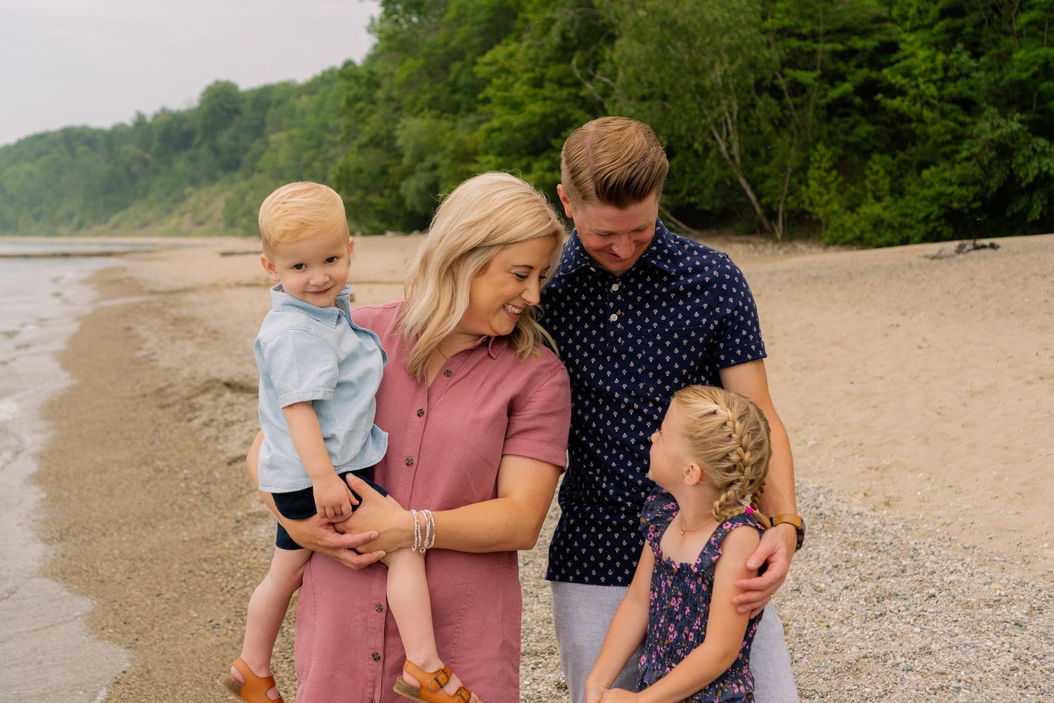 Best Port Washington Wisconsin South Beach Lake Michigan Family Couples Maternity Photographer Lifestyle Candid Beach Mini Sessions