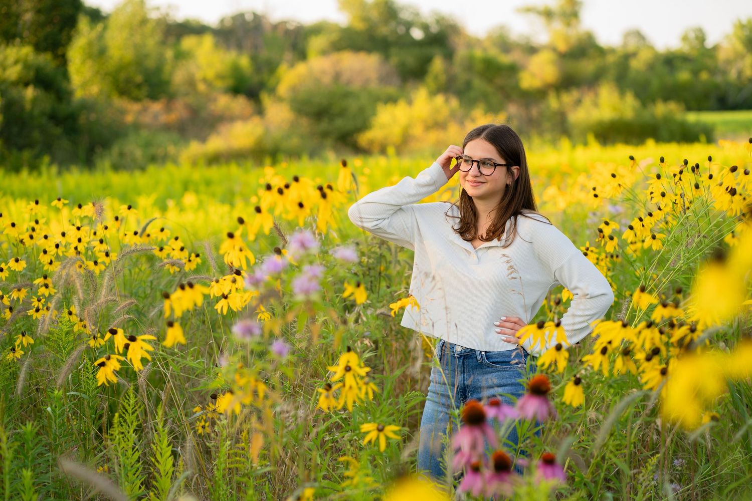 Wildflower Senior photography West Bend Wisconsin Best senior photographer in Washington County Wisconsin Flowers Field Senior girl