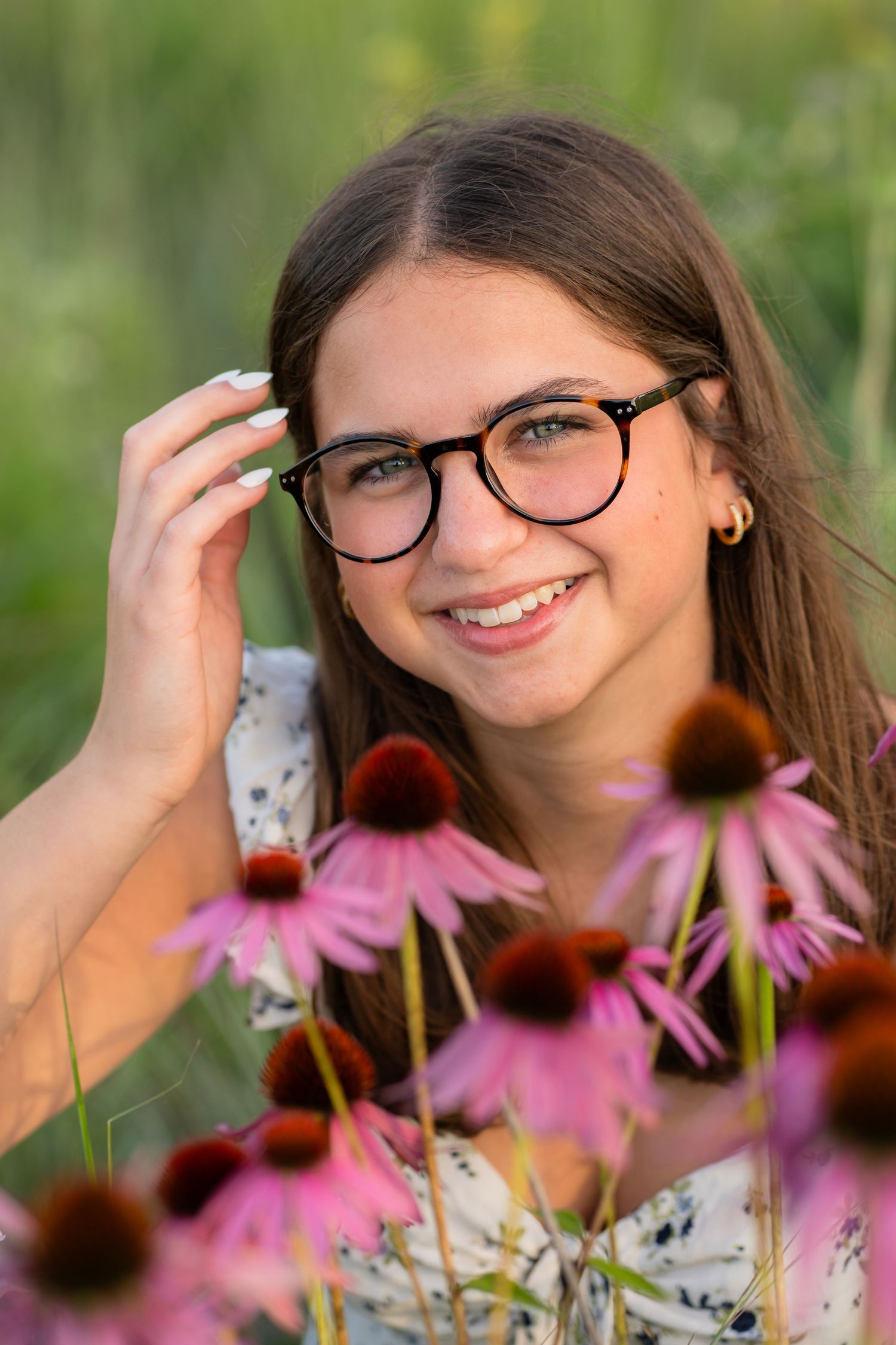 Wildflower Senior photography West Bend Wisconsin Best senior photographer in Washington County Wisconsin Flowers Field Senior girl
