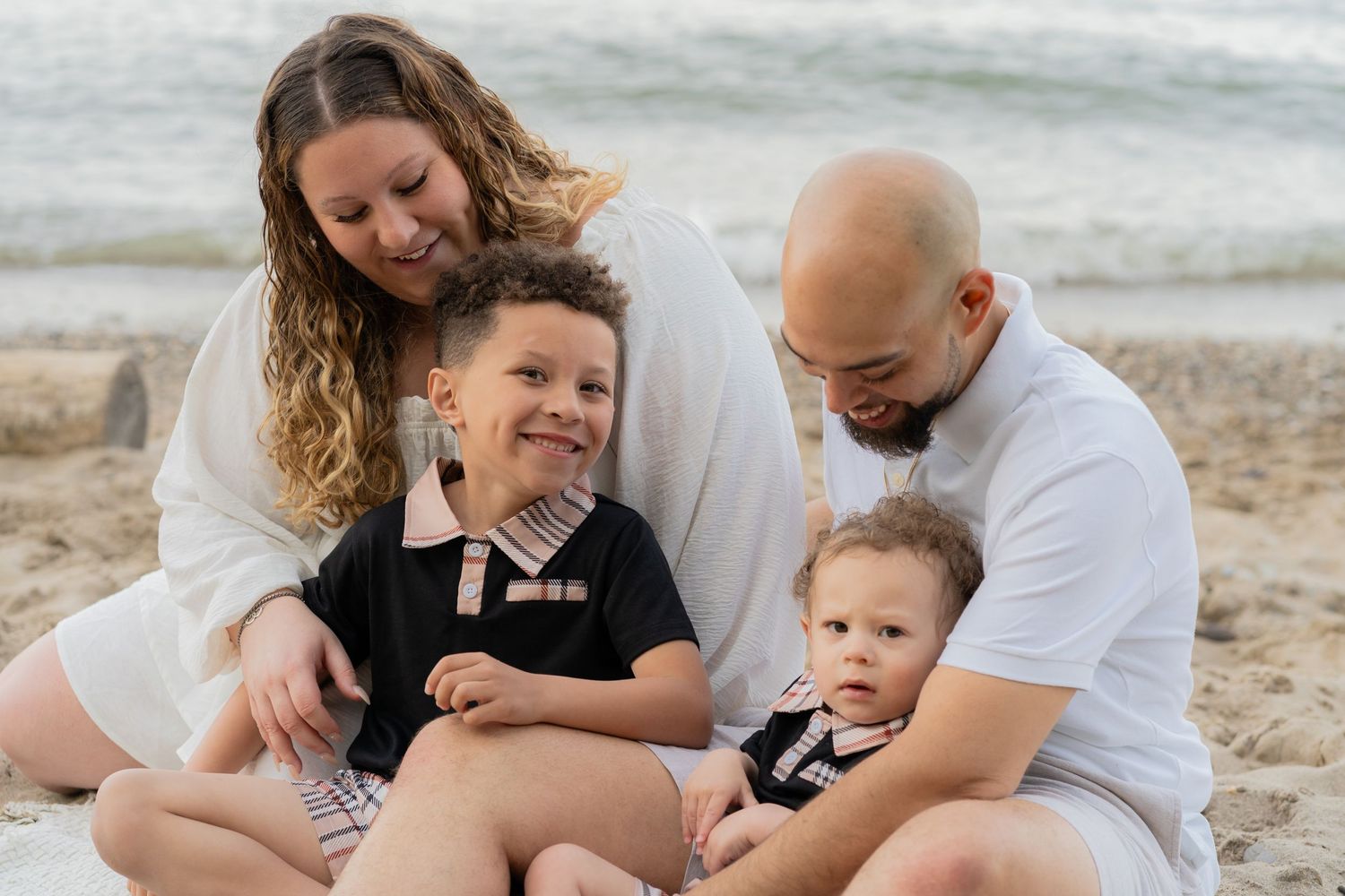 Best Port Washington Wisconsin South Beach Lake Michigan Family Couples Maternity Photographer Lifestyle Candid Beach Mini Sessions