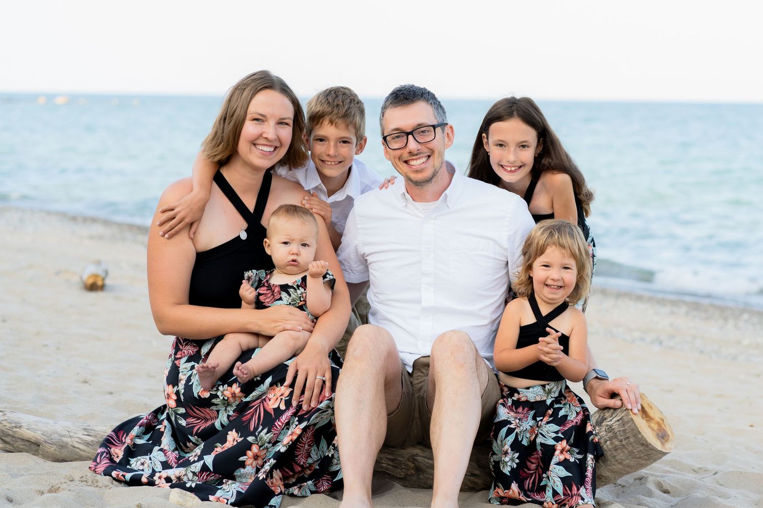 Best Port Washington Wisconsin South Beach Lake Michigan Family Couples Maternity Photographer Lifestyle Candid Beach Mini Sessions