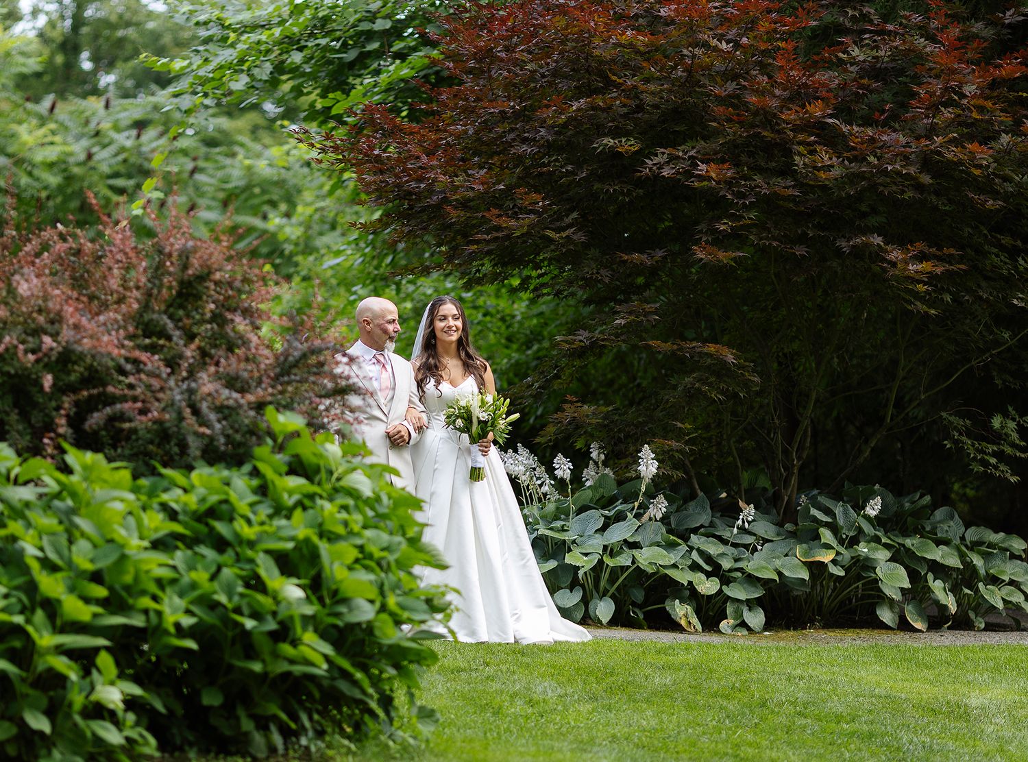 The Mansion of Saratoga wedding, bride and dad before walking down aisle for ceremony