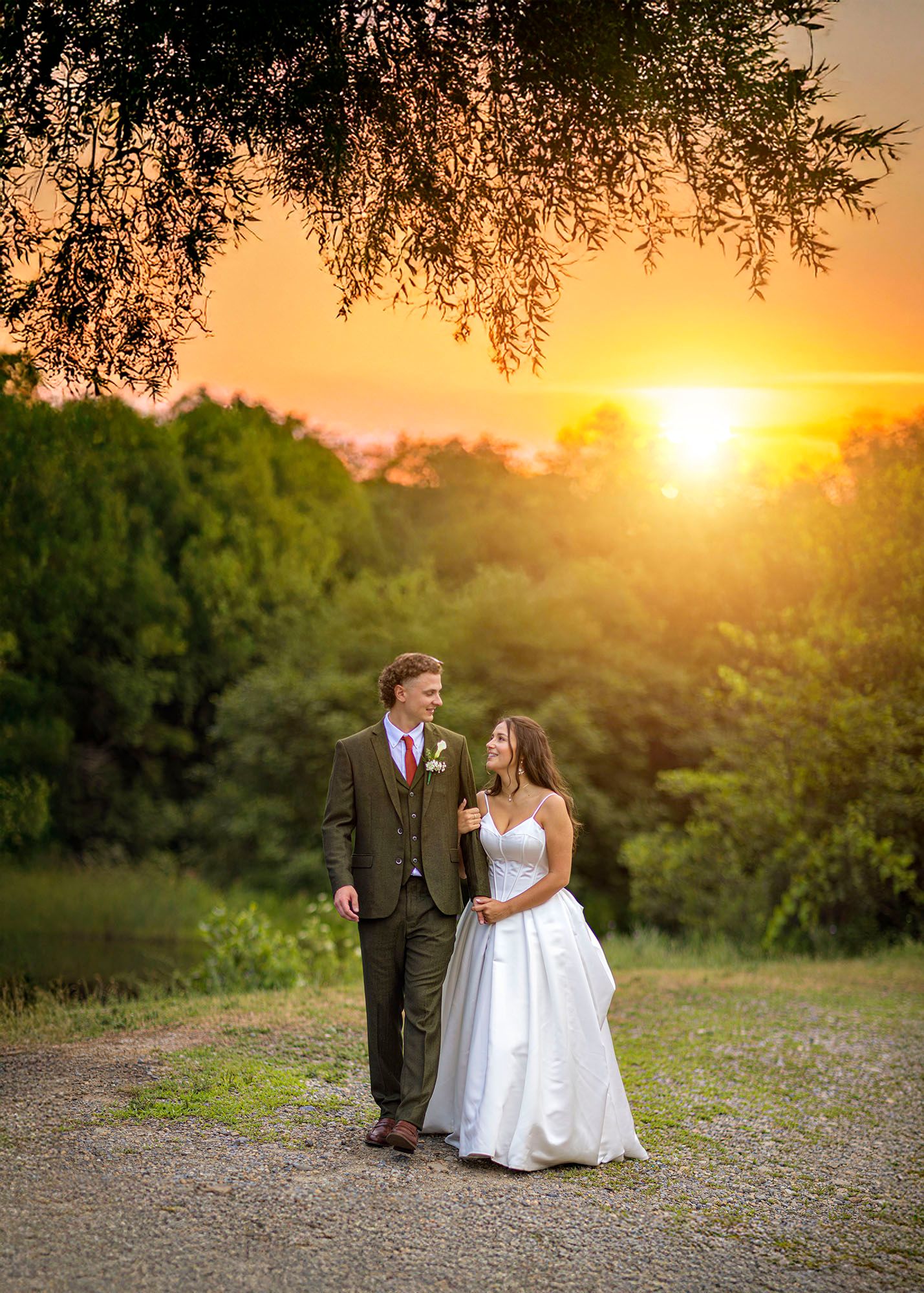 The Mansion of Saratoga wedding, couple at sunset
