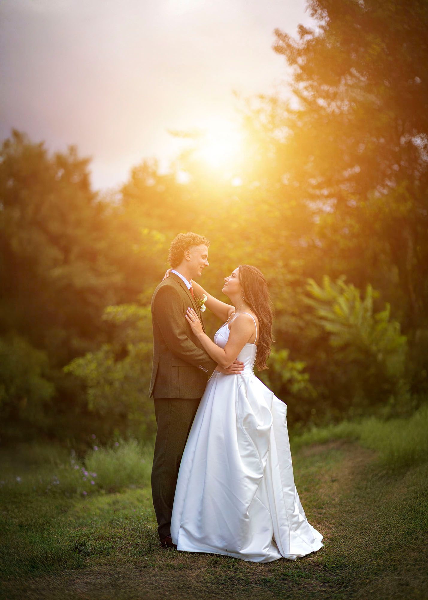 The Mansion of Saratoga wedding, couple at sunset