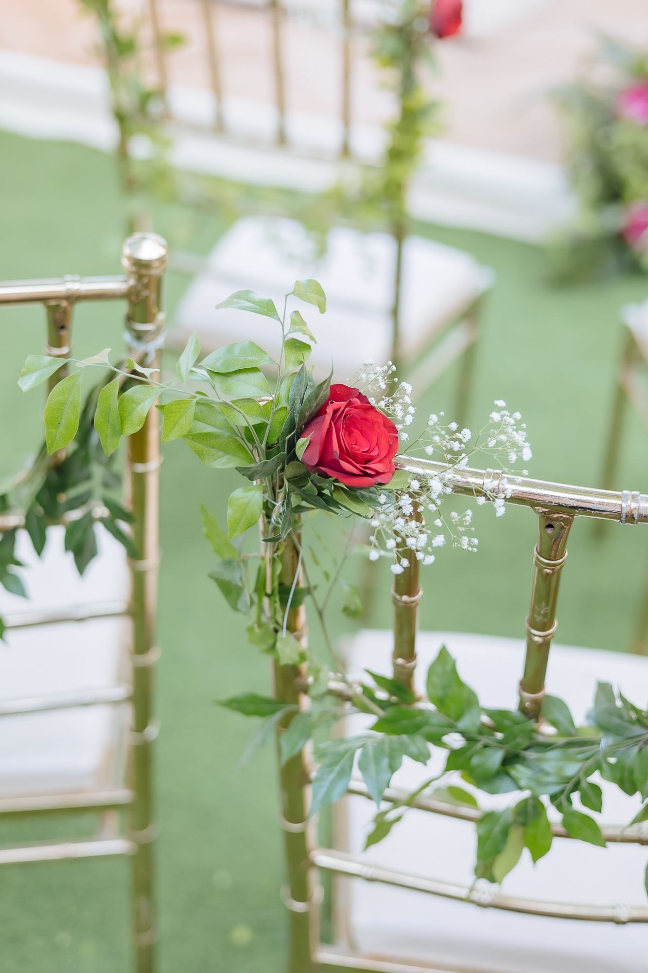 Wedding day table decor with baby breath and roses for an intimate wedding of 30 people in the Himalayas at Daleside Manor, Kasauli.