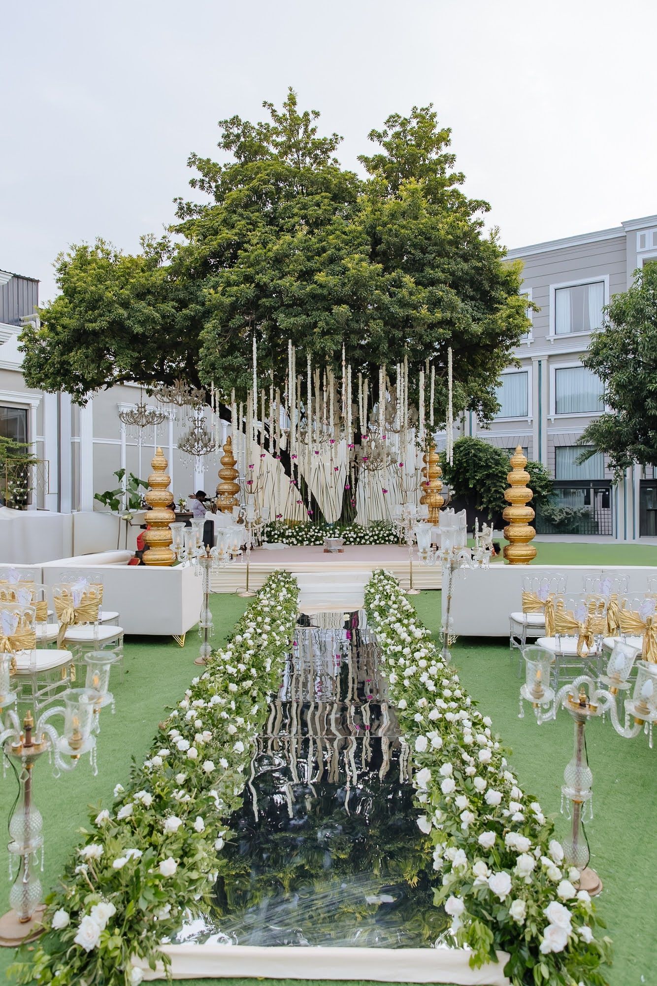 Christian - Punjabi fusion wedding decor inspiration of Shorye and Leah at Tivoli Chattarpur