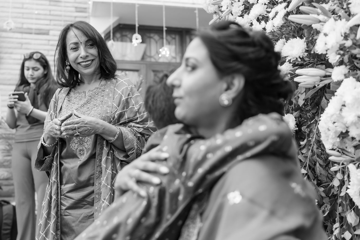 Beautiful bridal Mehendi design during an intimate Indo-Norwegian wedding