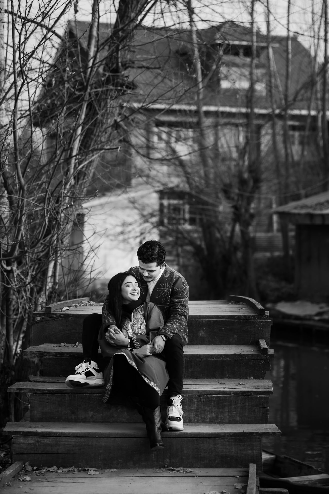 Natural fine-art pre-wedding photography with picturesque Kashmir valleys