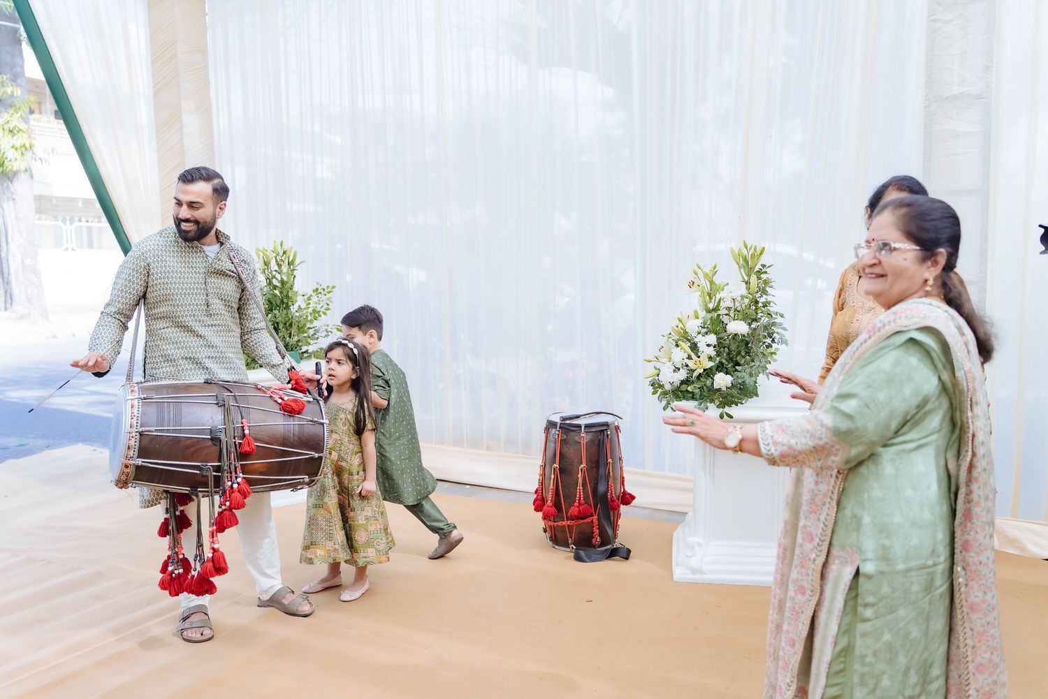 Joyful family moments during the Mehendi celebrations in Chandigarh