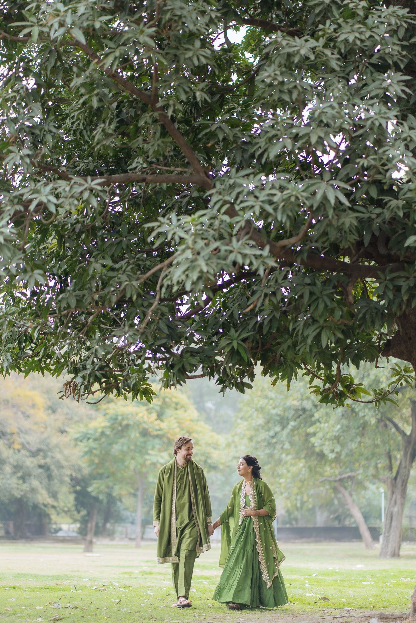 Storytelling wedding photograph and fine-art editorials capturing genuine emotions during the Mehendi ceremony in Chandigarh