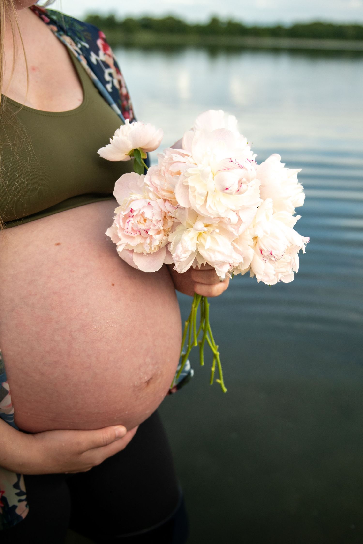 maternity photos in a lake