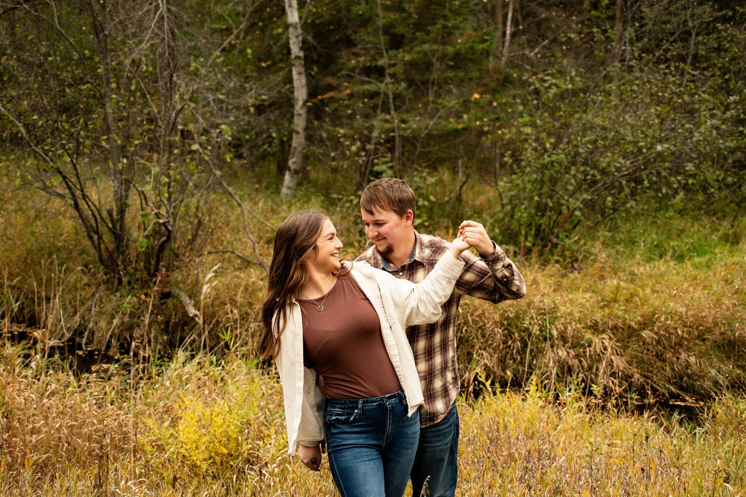 couple dancing for an engagement session