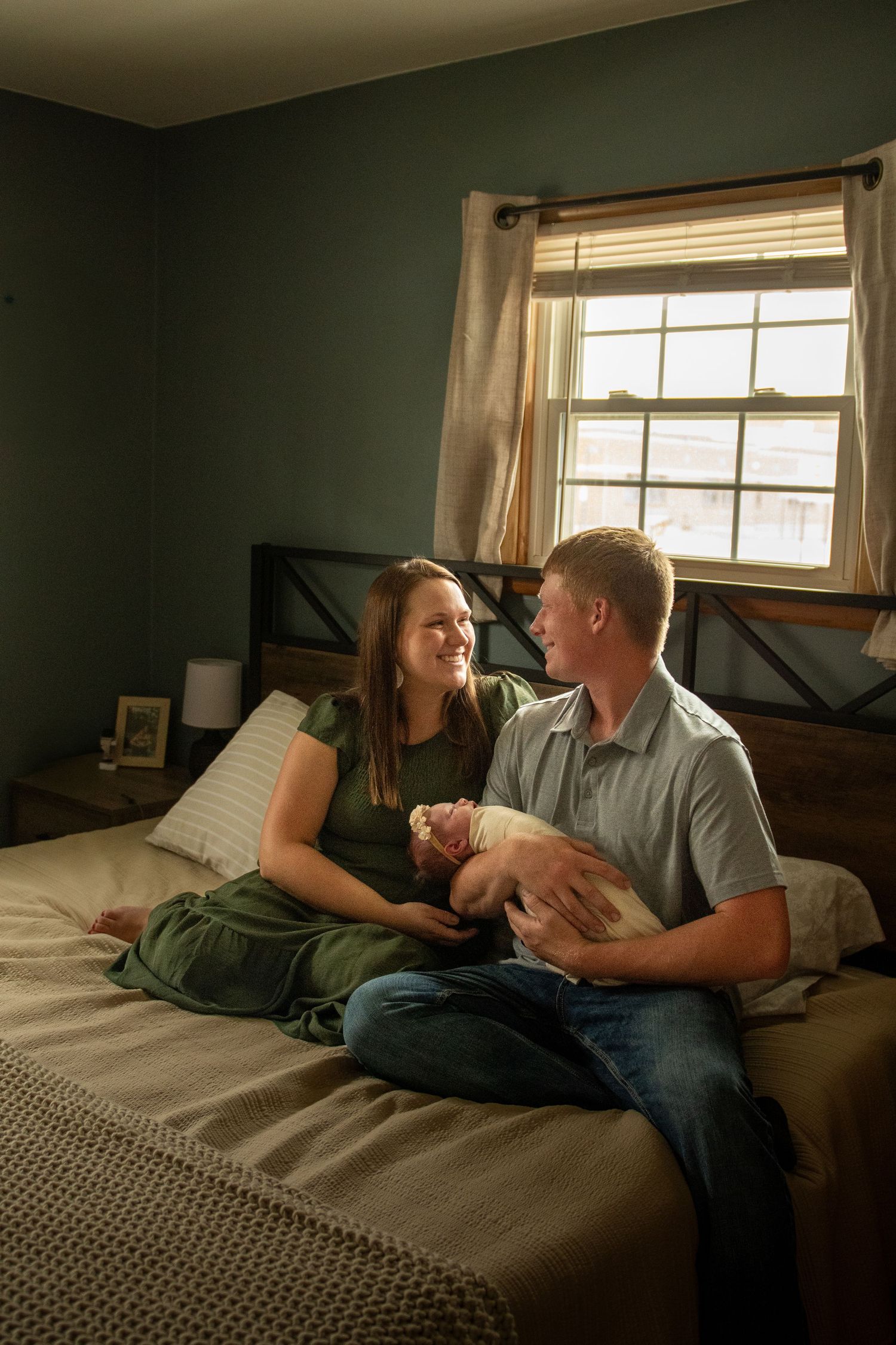 lifestyle family in home photo session