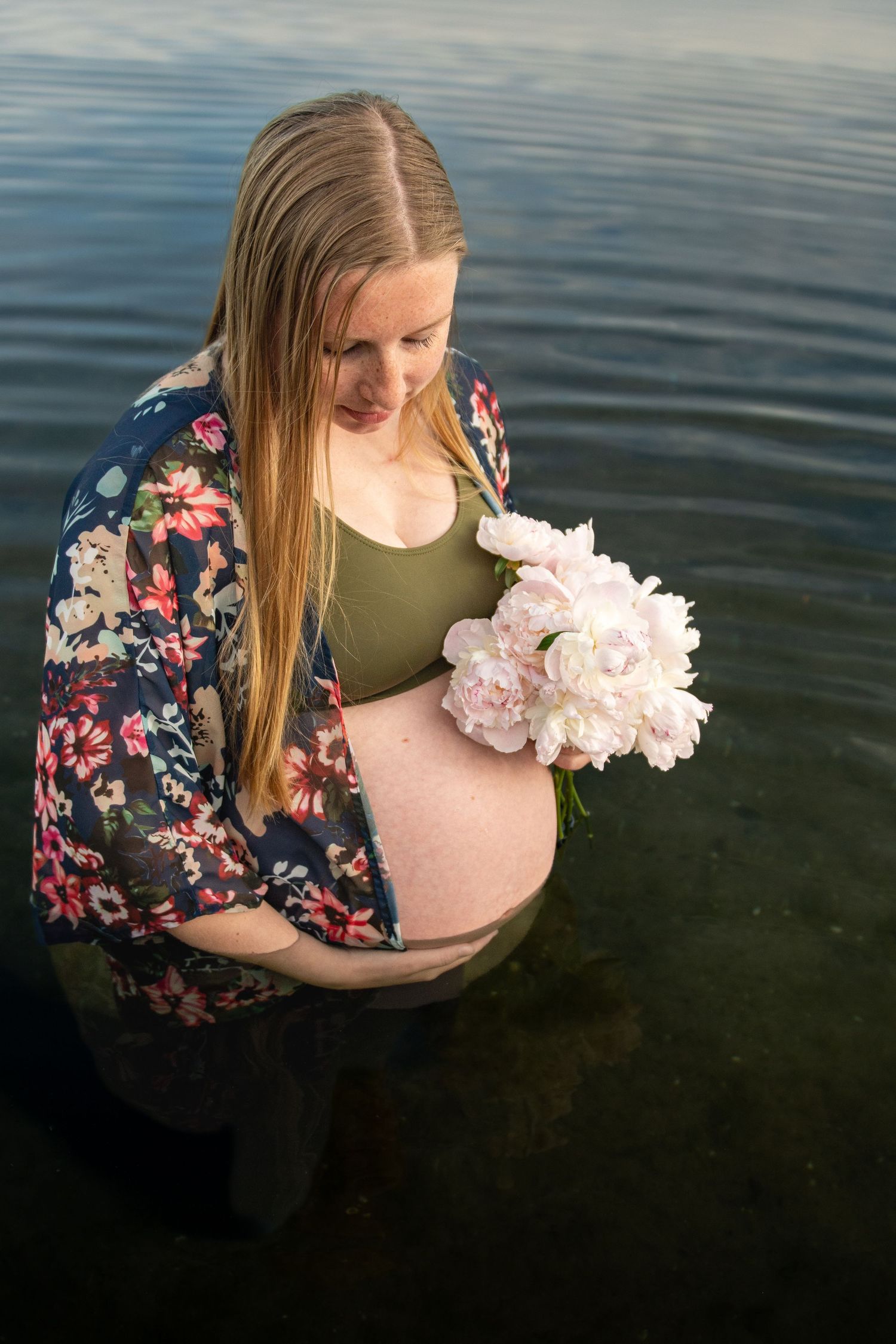 maternity lake photography