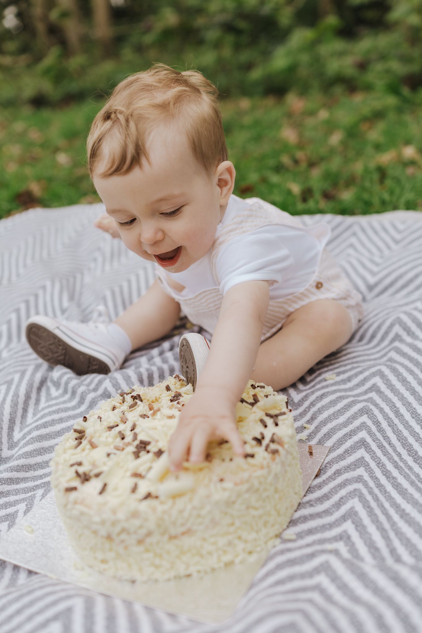 Cake smash photoshoot in Telford