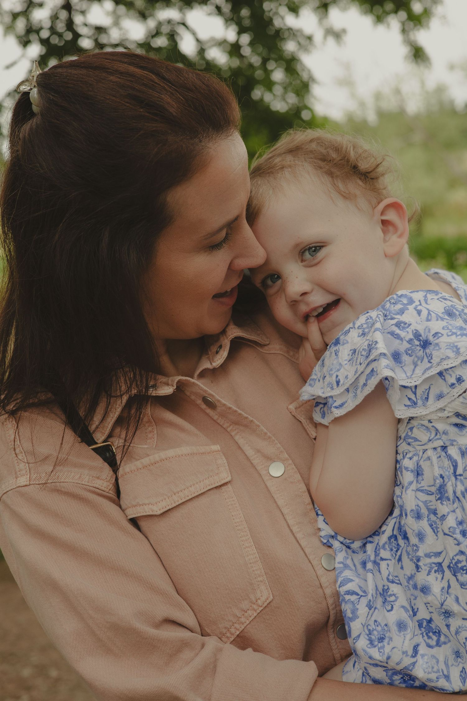 Outdoor family photoshoot in Shrewsbury.