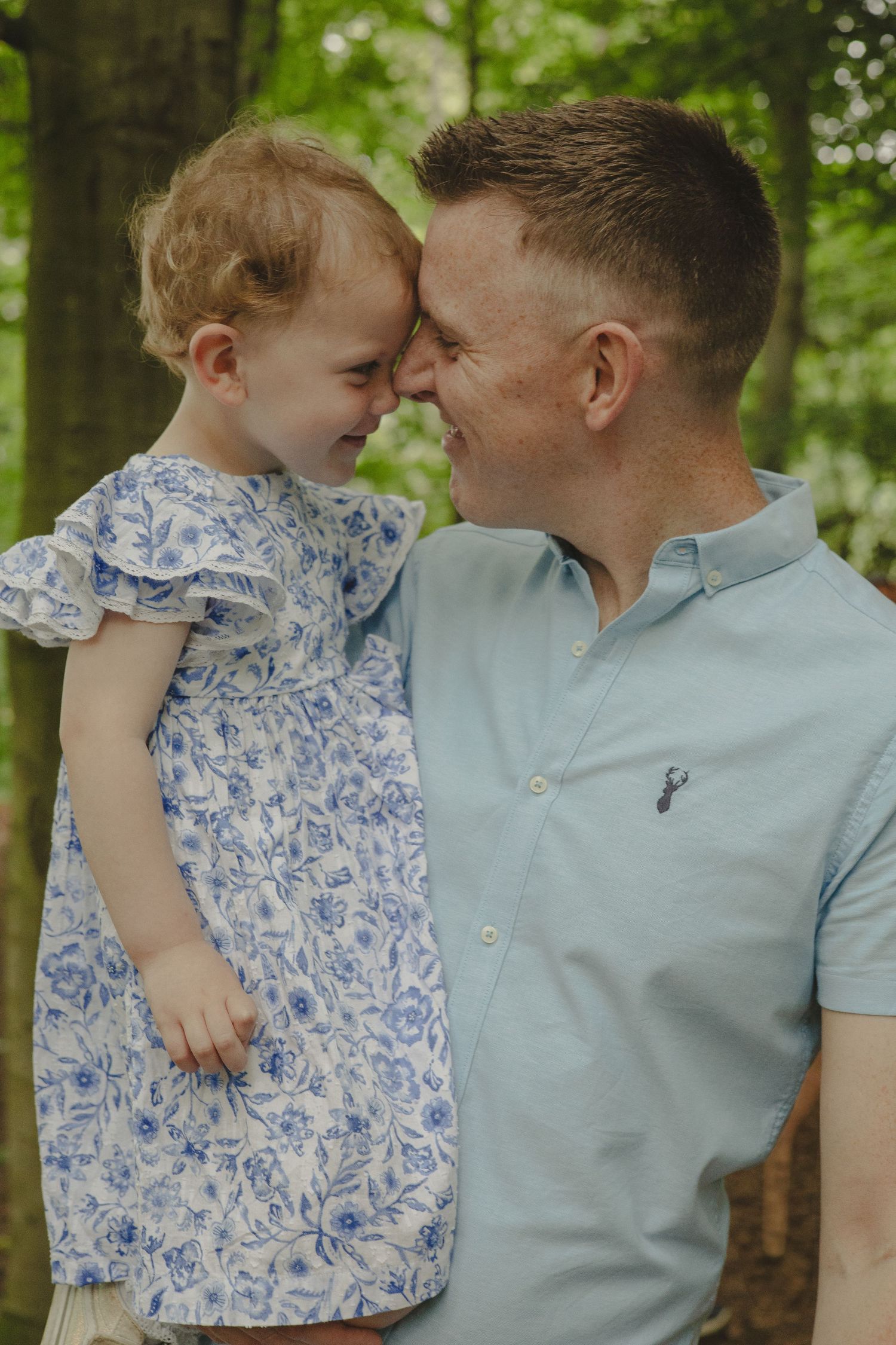 Outdoor family photoshoot in Shrewsbury.