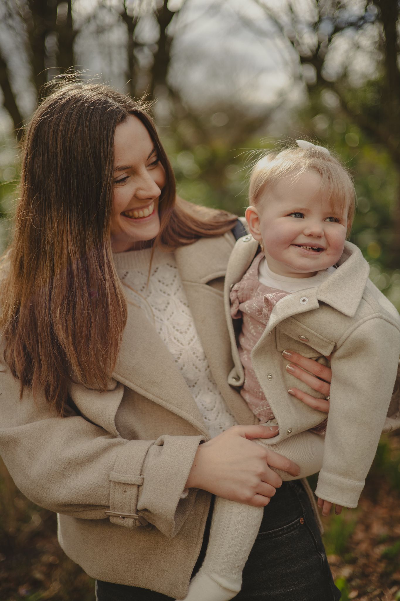 Outdoor family photoshoot in Telford.