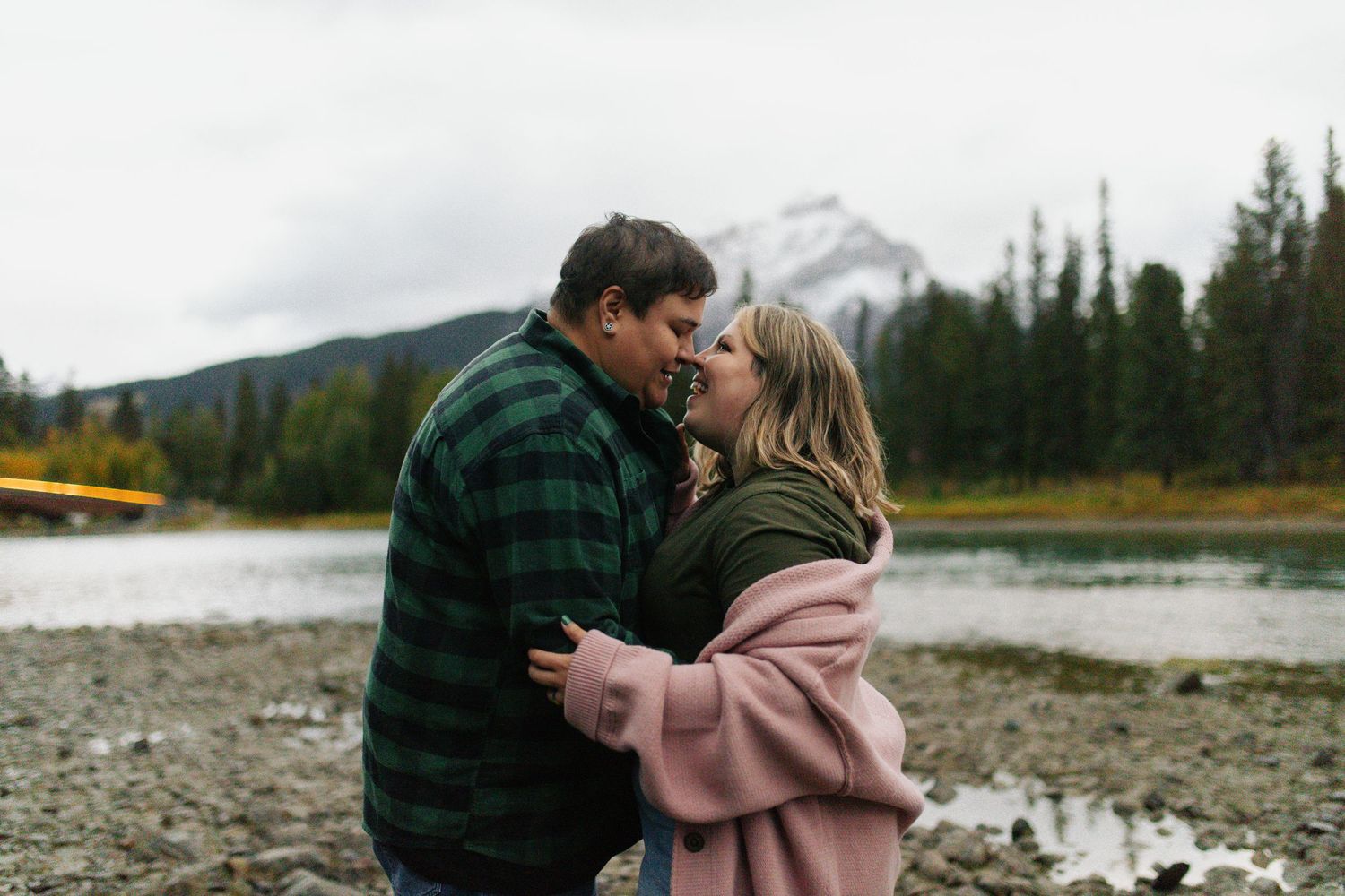 Banff couple together in the mountains captured by Marcu fotography