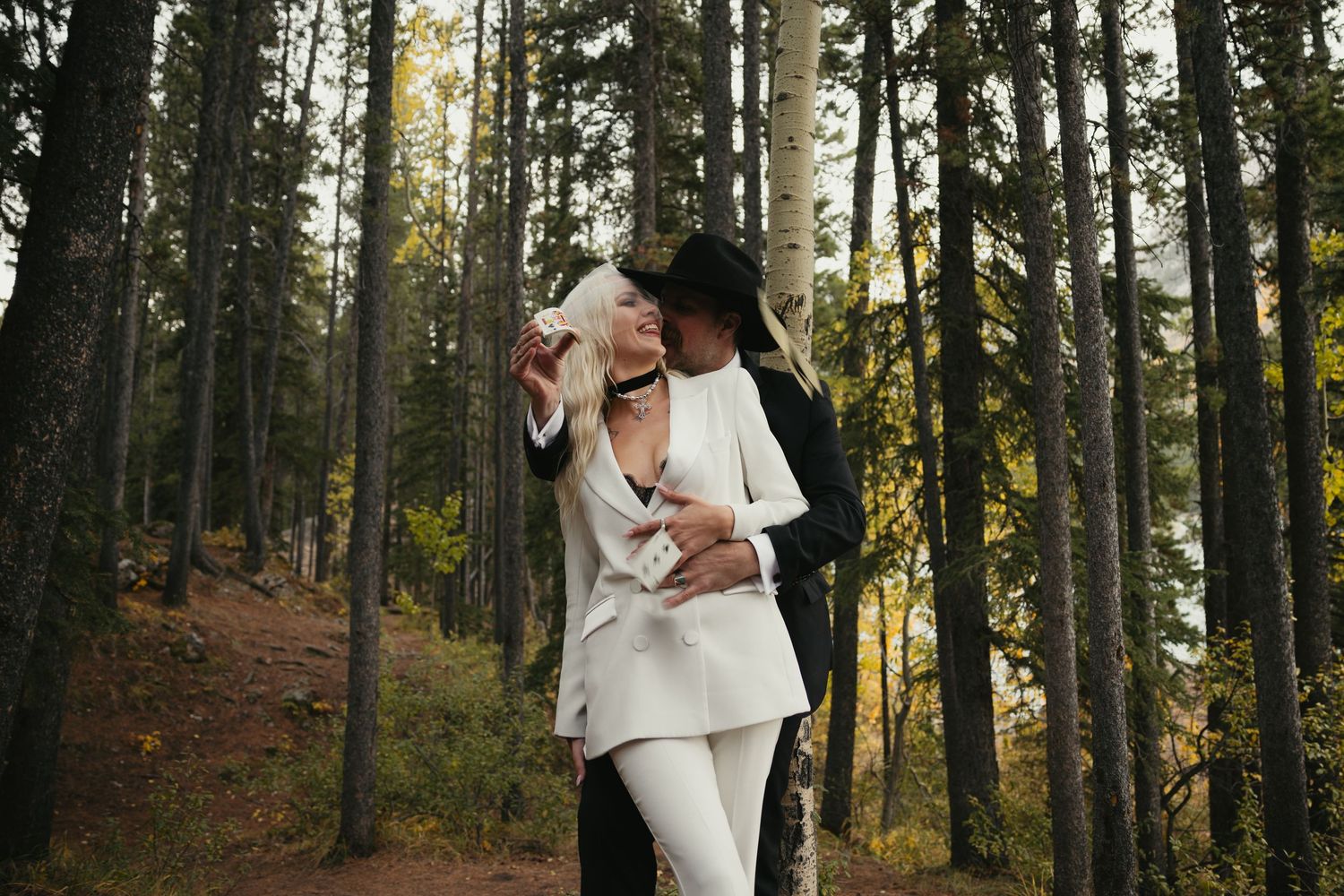 Banff couple together in the mountains captured by Marcu fotography