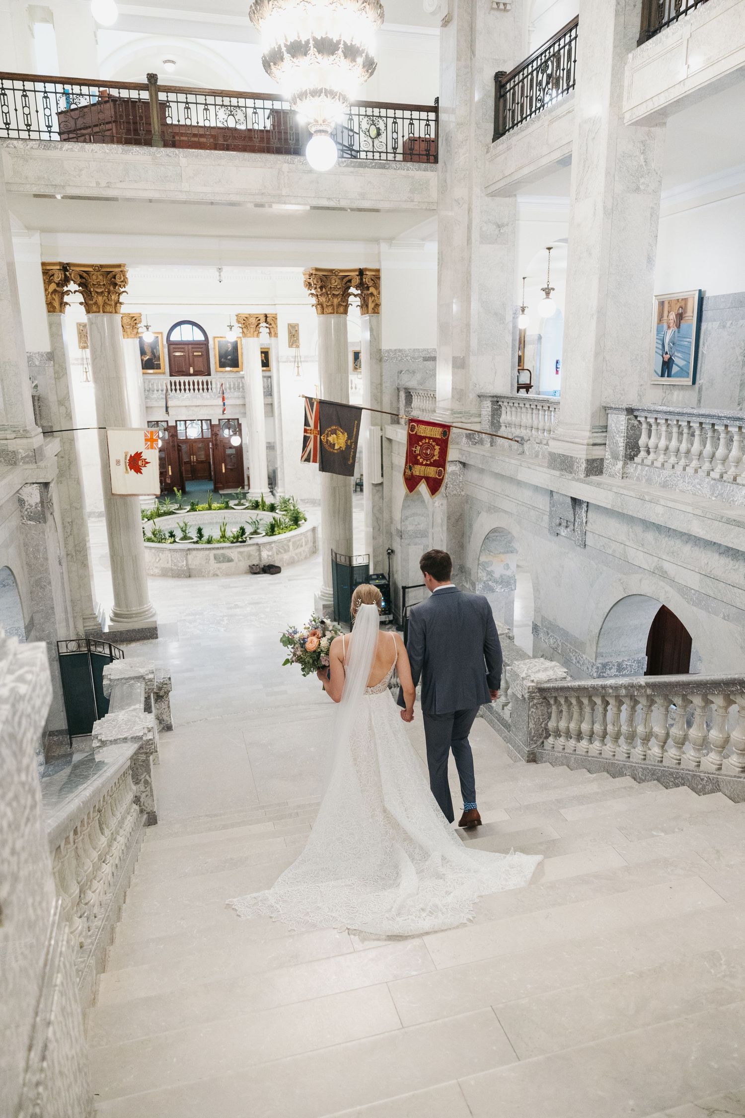 alberta legislaturę wedding couple photos indoors