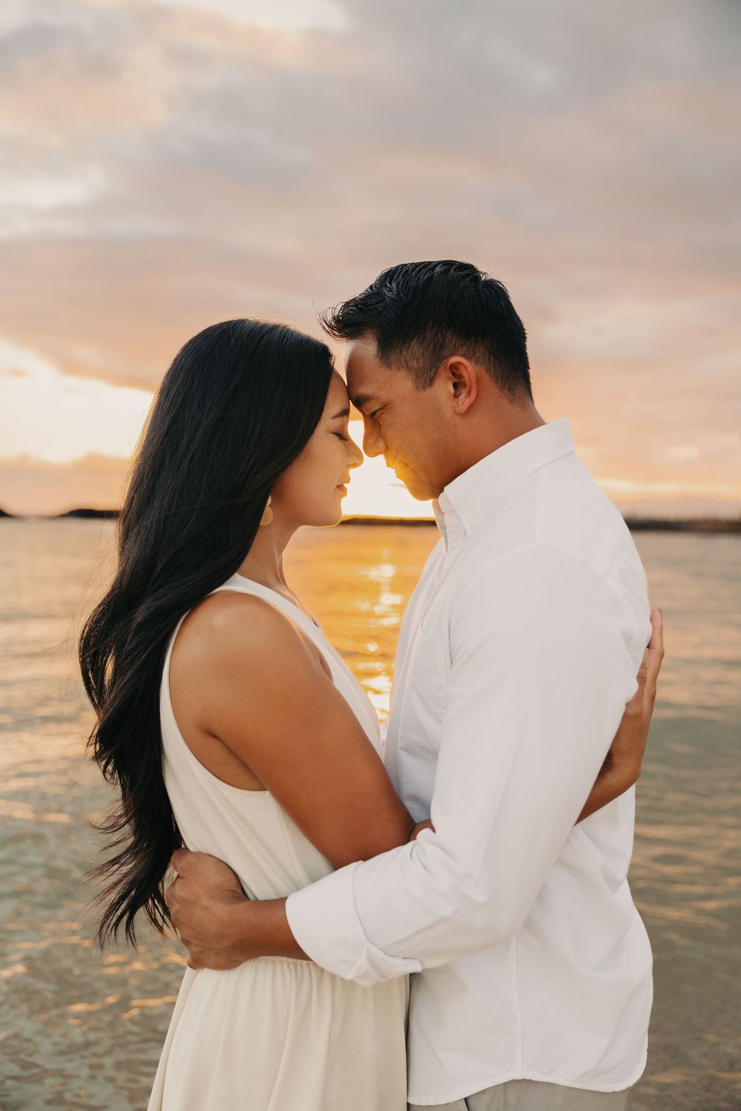 elopement in Honolulu Hawaii by Marcu Fotography - destination wedding photographer