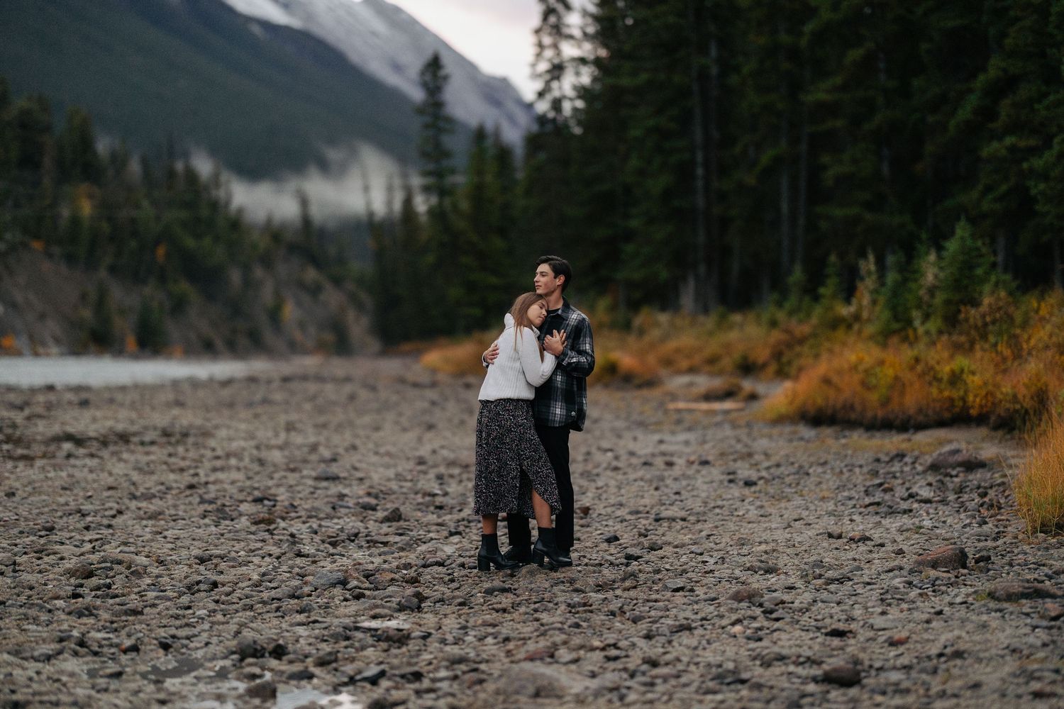 Banff couple together in the mountains captured by Marcu fotography