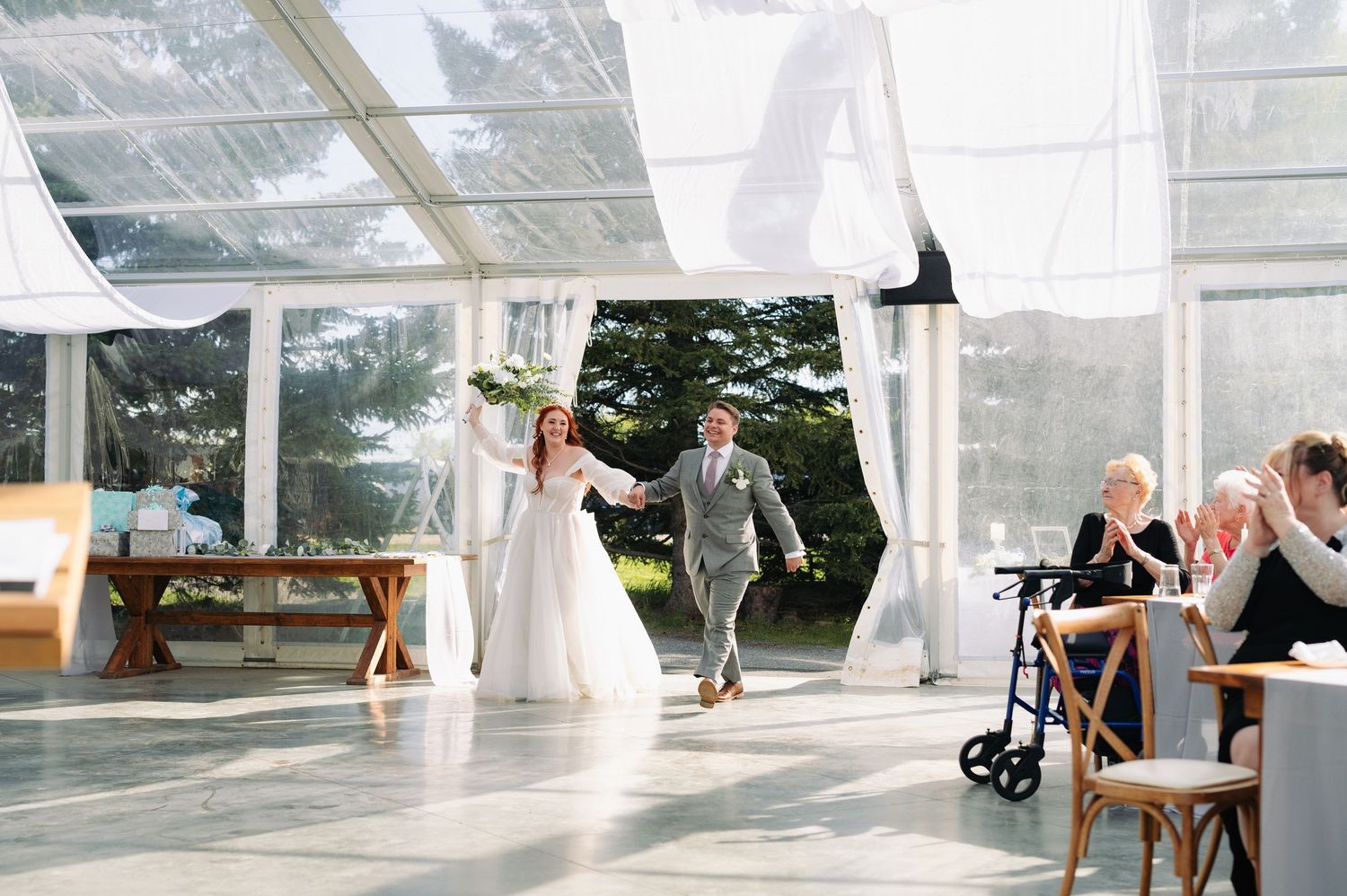 Wedding reception photographed at pine and pond by Marcu fotography