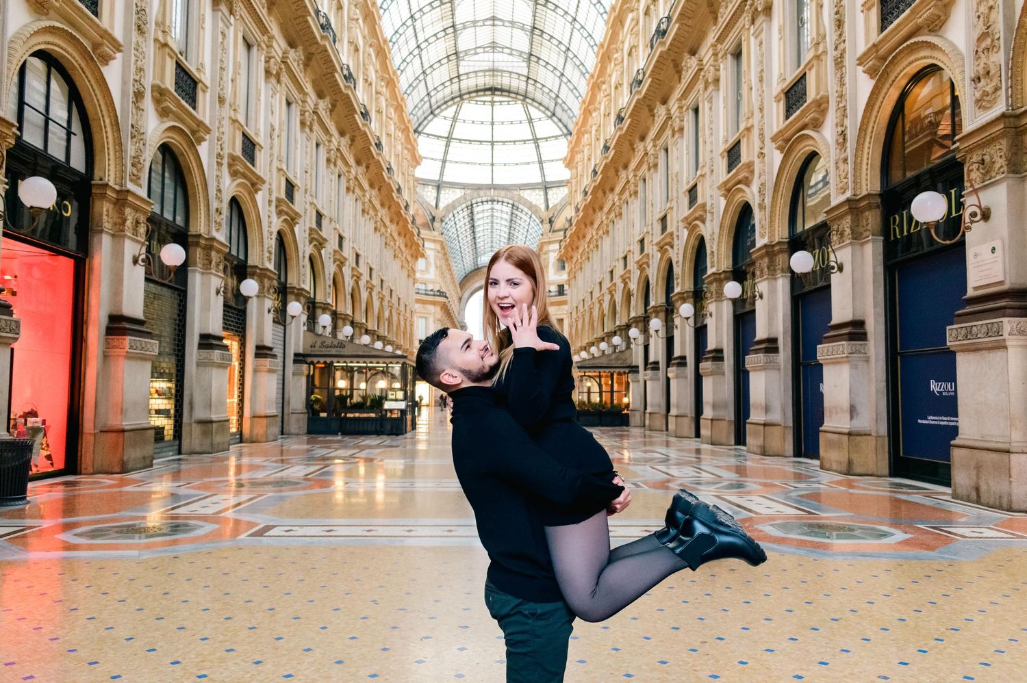 Modern love stories captured through urban couple photography. Let the city be the perfect backdrop for your most cherished moments.
