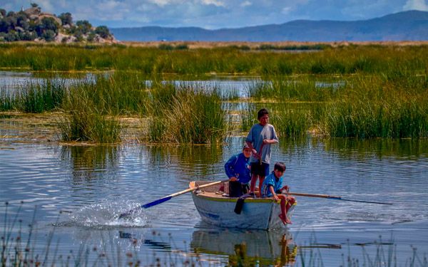 Adventure photography in the Peruvian Andes — expedition photography tours with Javi Storyteller, capturing remote landscapes and mountain