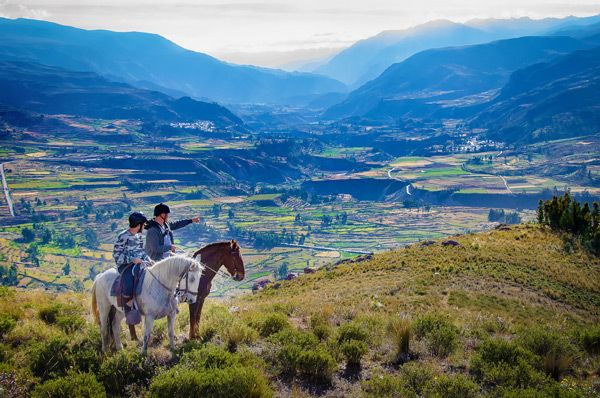 Adventure photography in the Peruvian Andes — expedition photography tours with Javi Storyteller, capturing remote landscapes and mountain