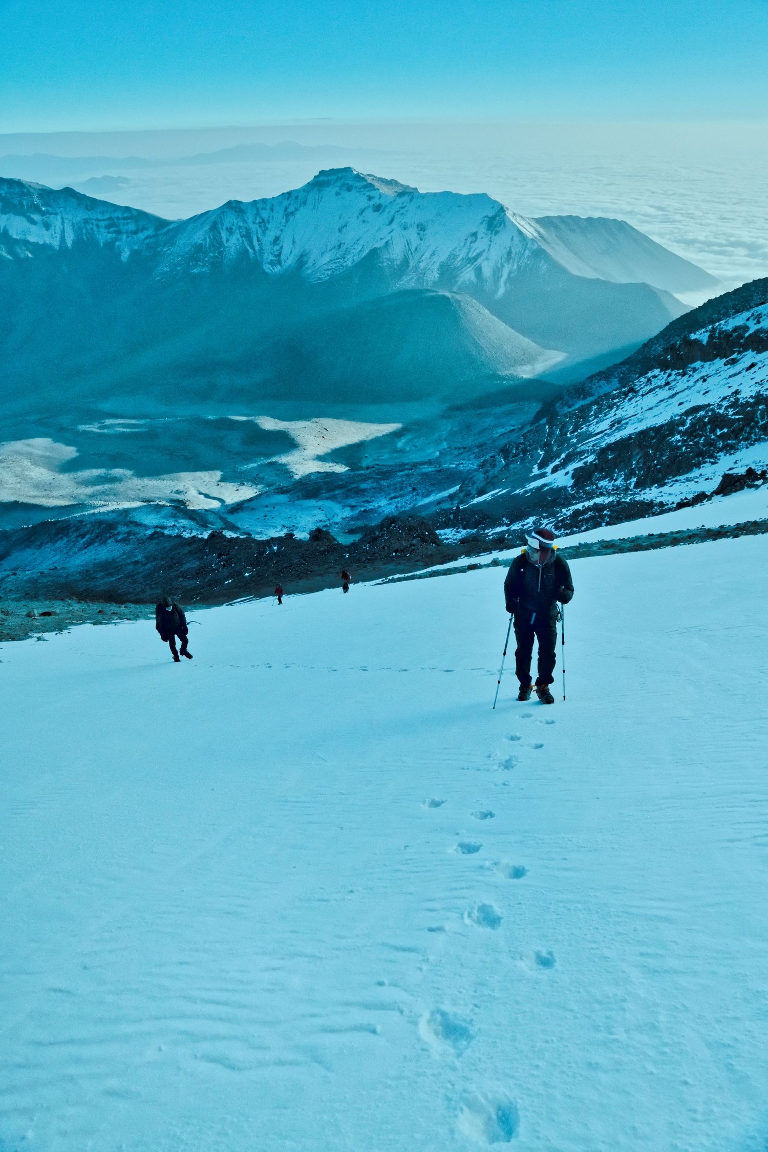 Adventure photography in the Peruvian Andes — expedition photography tours with Javi Storyteller, capturing remote landscapes and mountain