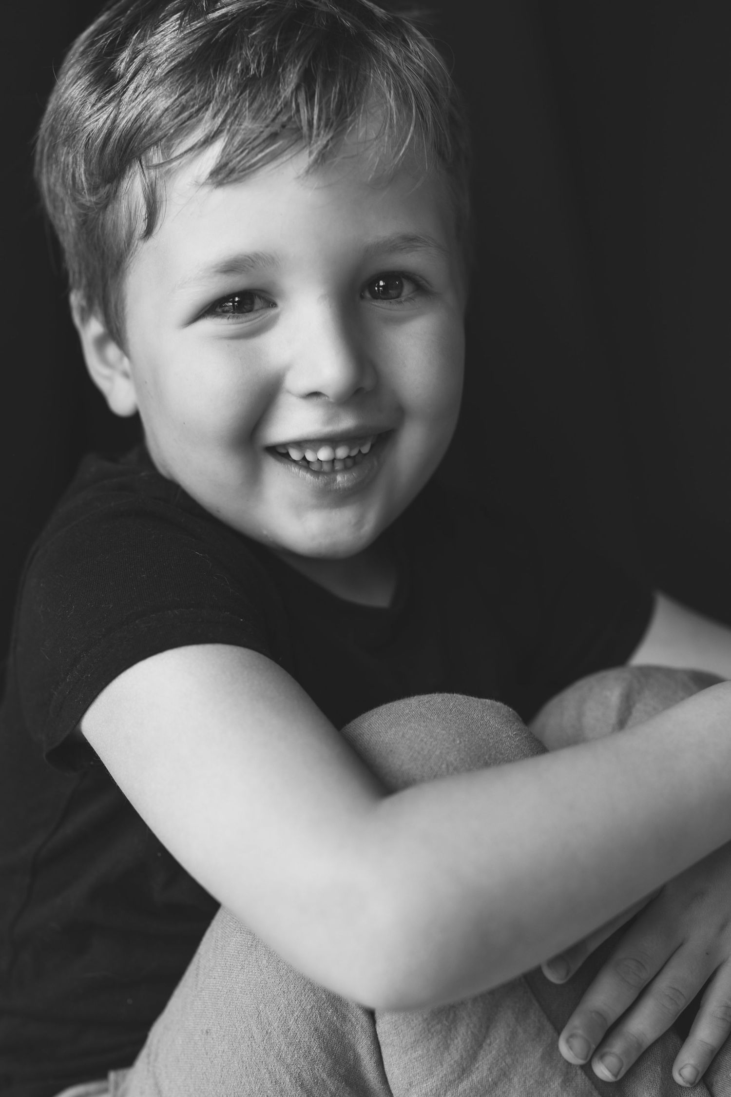 regard d'enfant en noir et blanc celine.s photography