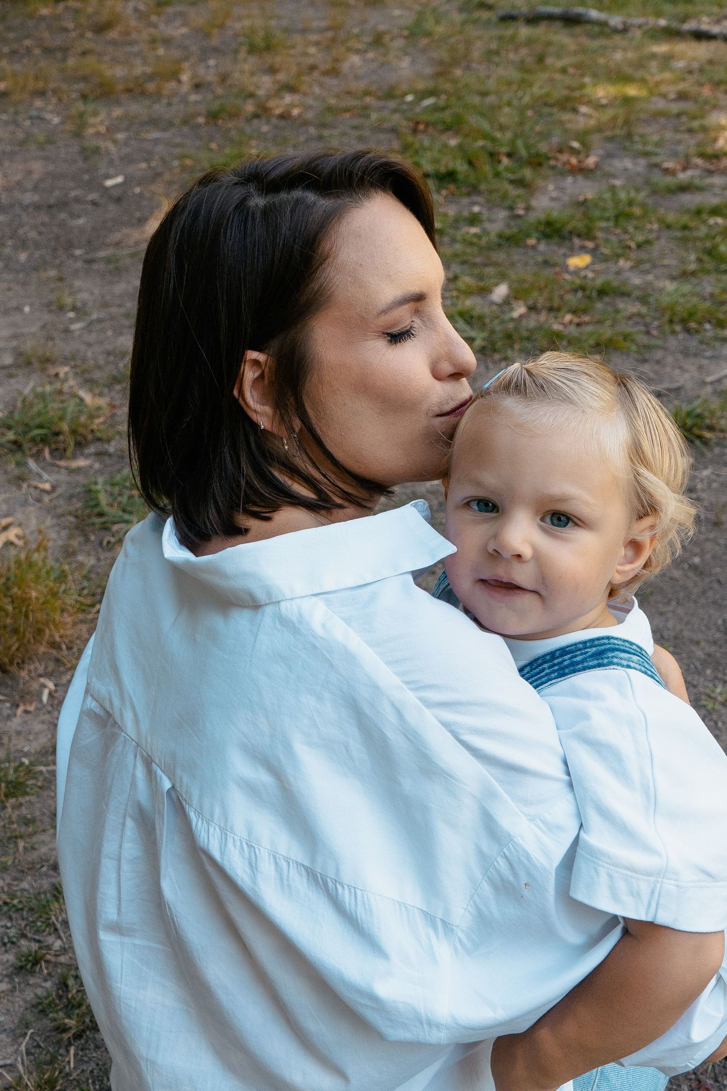 The sweetest mother and daughter family photoshoot session at Riverhead Forest, Auckland.