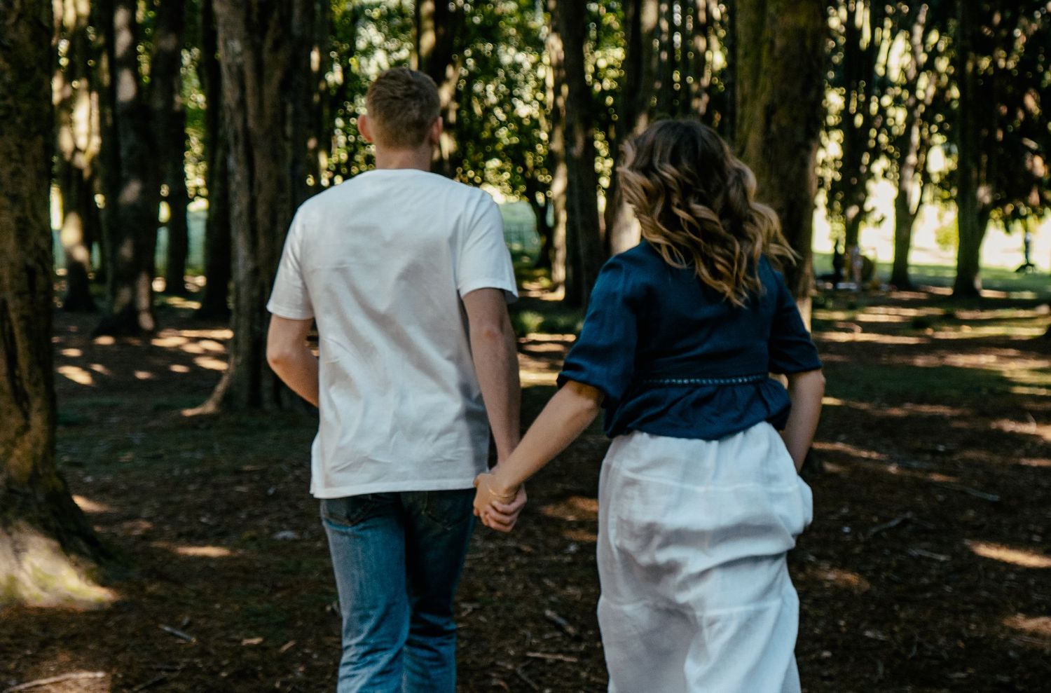 A dreamy couple photoshoot at Cornwall Park, Auckland by YM Photography.