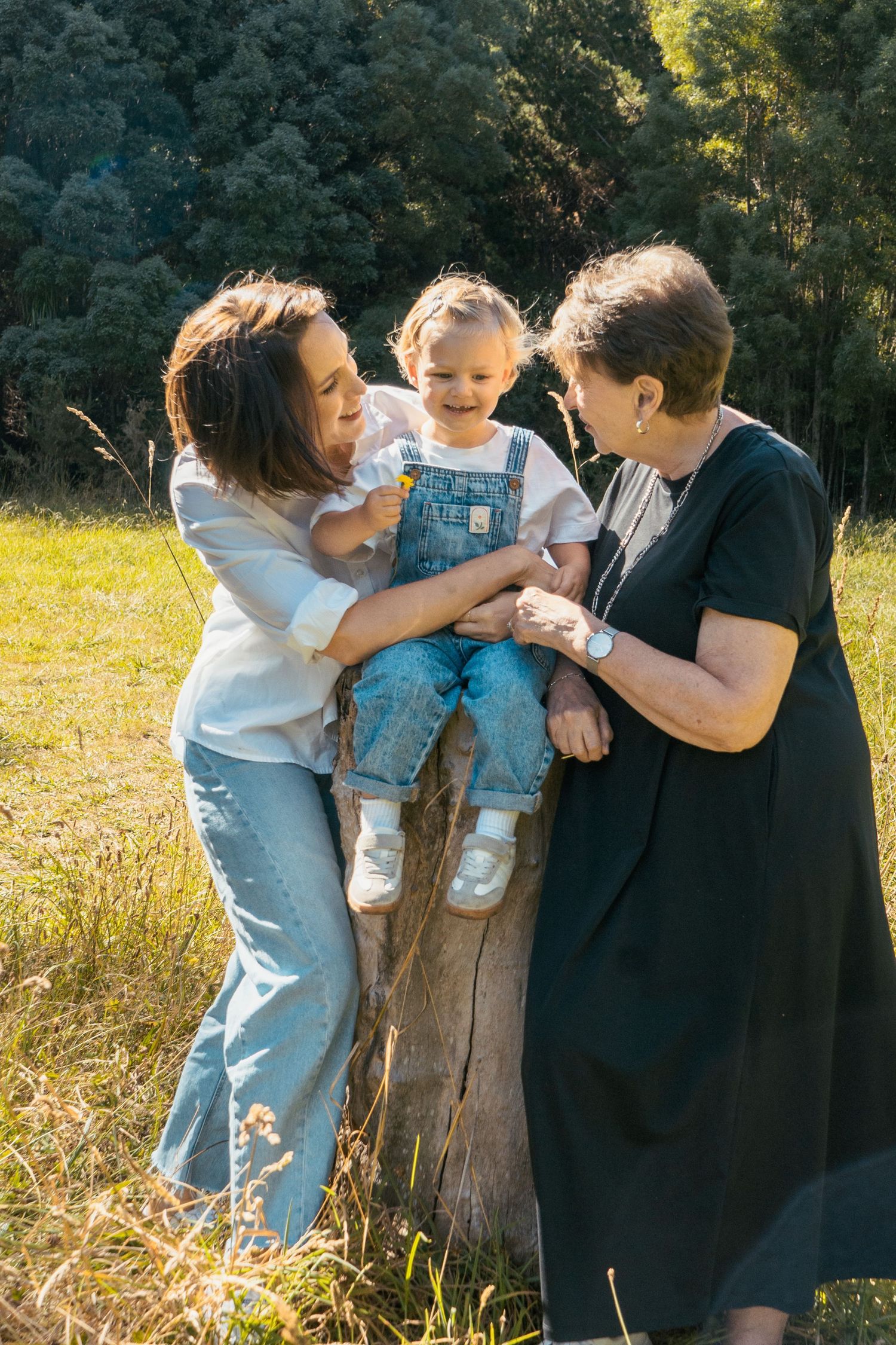 The sweetest mother and daughter family photoshoot session at Riverhead Forest, Auckland.