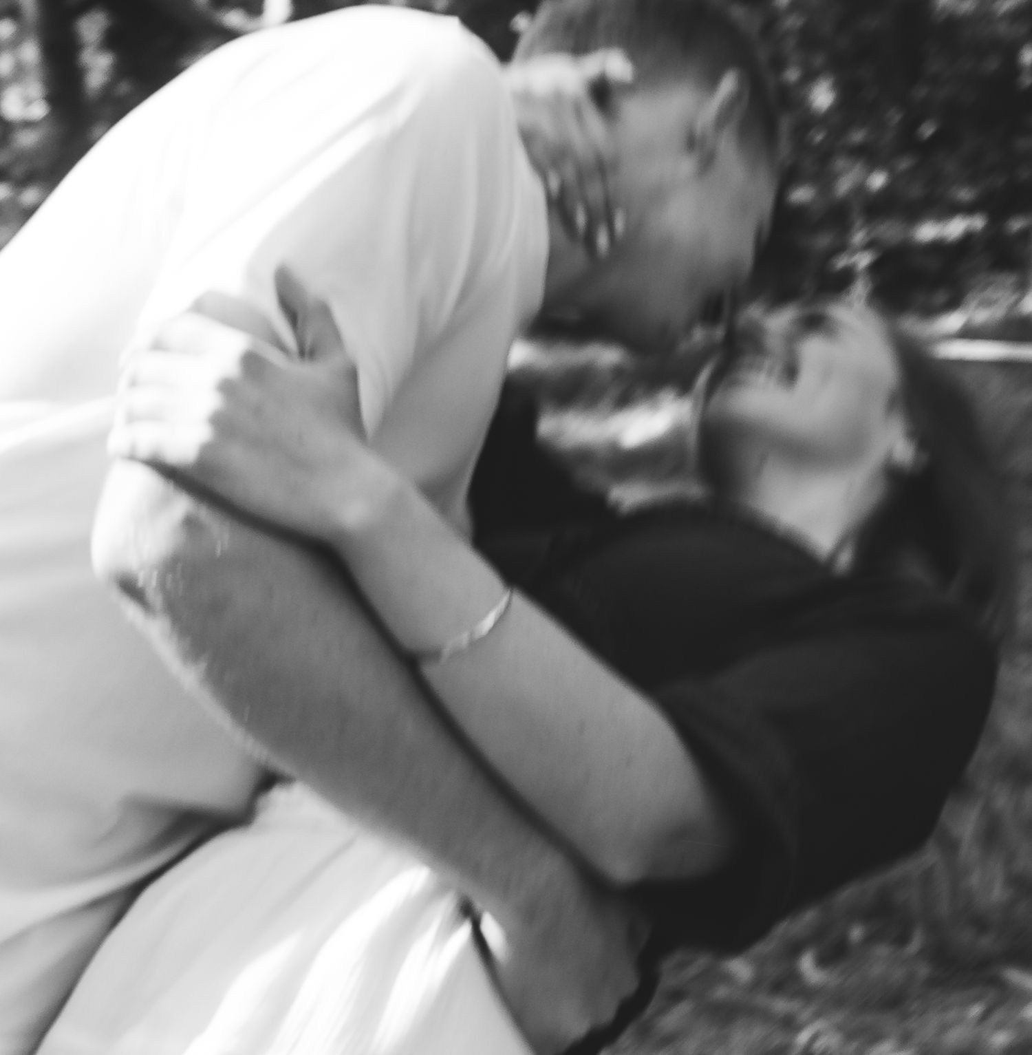 A dreamy couple photoshoot at Cornwall Park, Auckland by YM Photography.