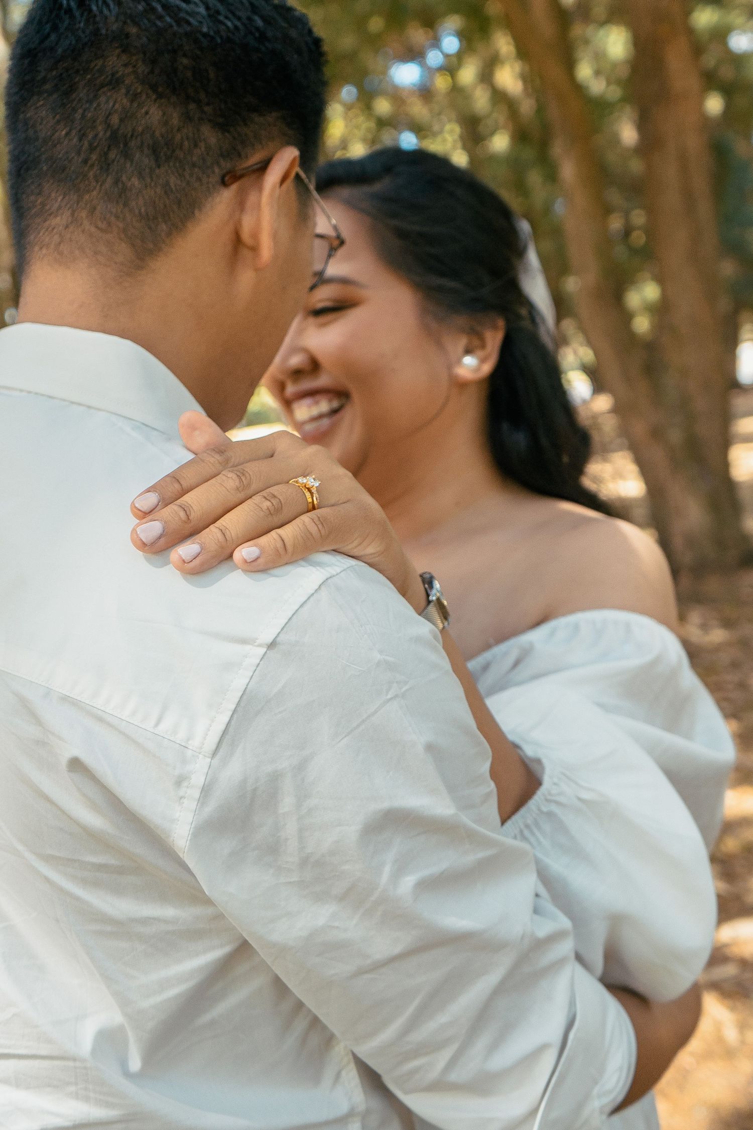 A romantic pre-wedding photoshoot session at Auckland Domain by YM Photography.