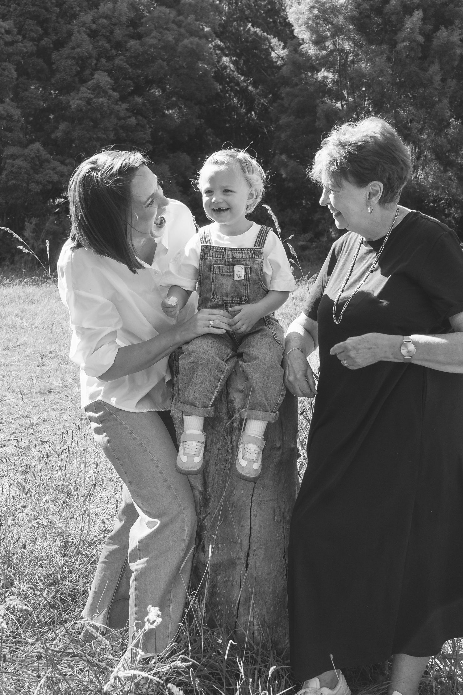 The sweetest mother and daughter family photoshoot session at Riverhead Forest, Auckland.