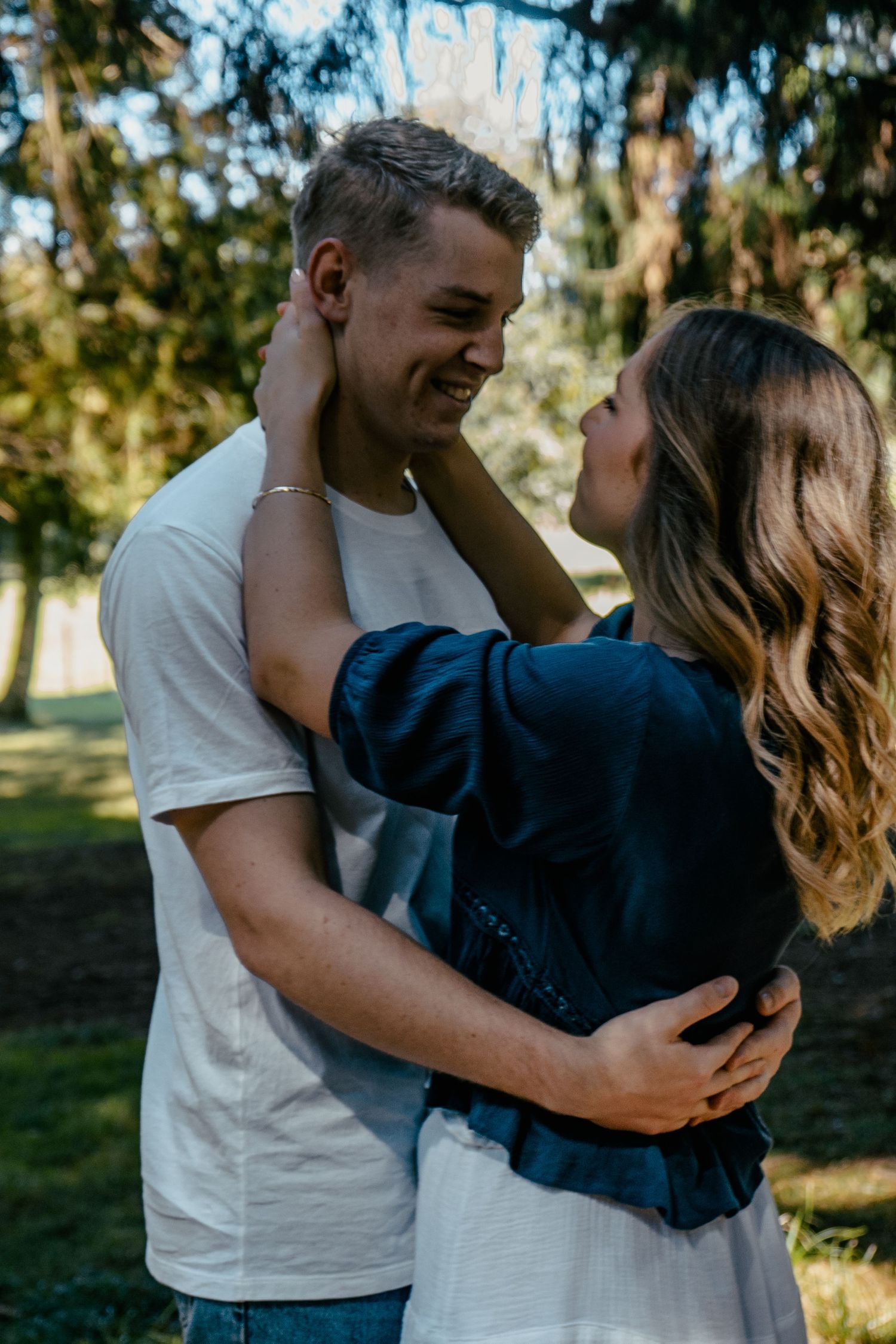 A dreamy couple photoshoot at Cornwall Park, Auckland by YM Photography.
