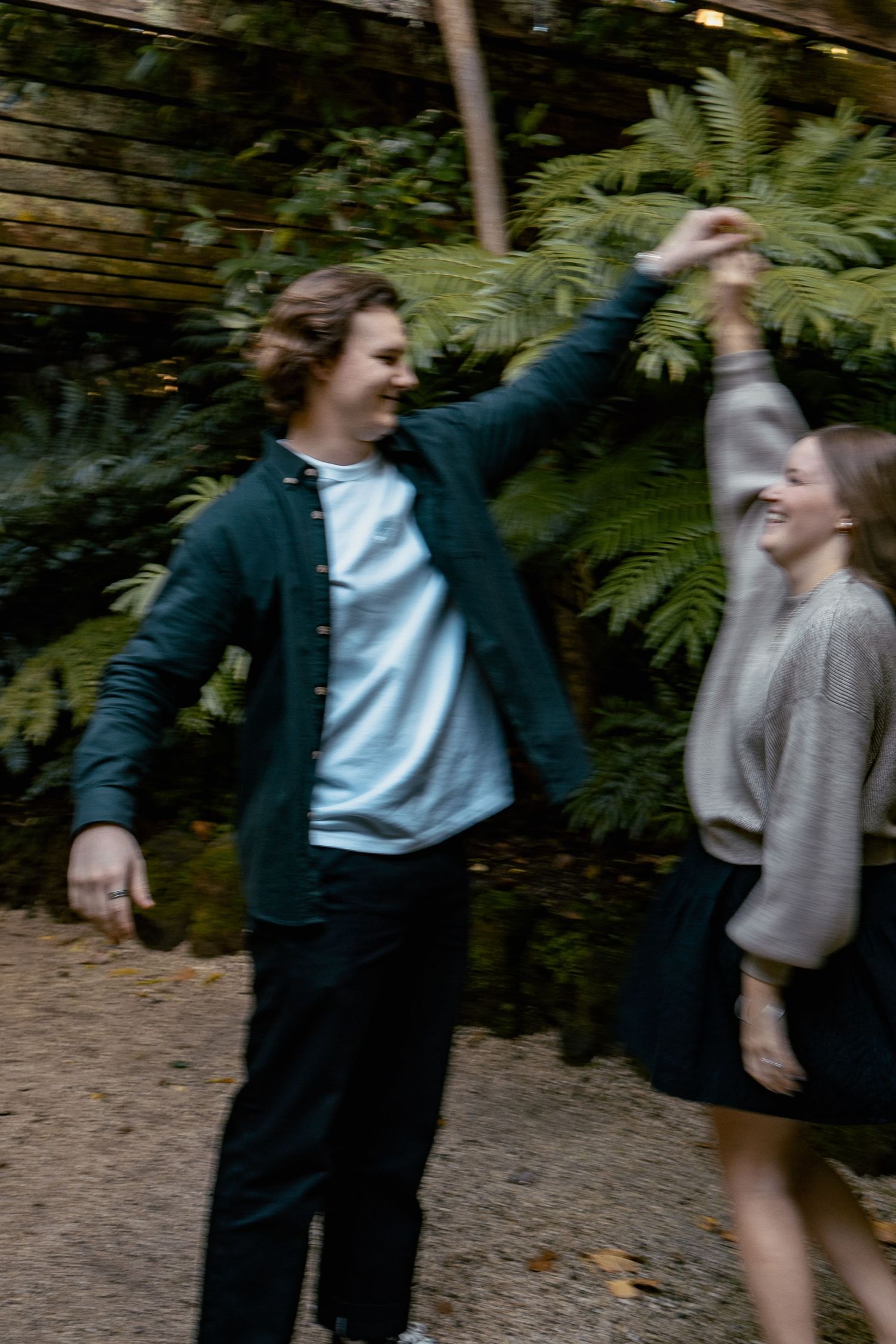 A romantic engagement shoot at the Fernery at Auckland Wintergardens by YM Photography.