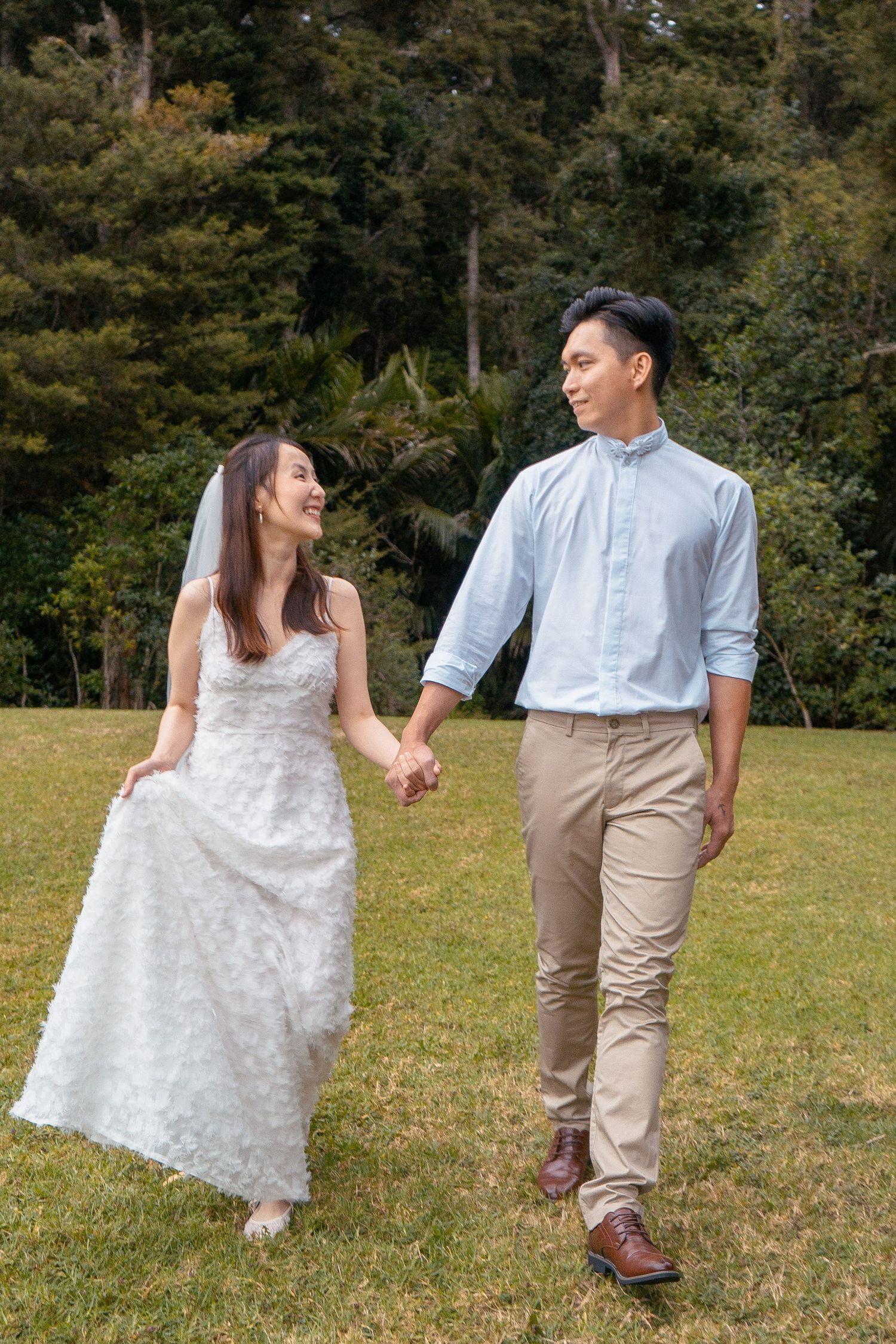 A joyful pre-wedding photoshoot at Auckland Botanical Gardens by YM Photography. Shot on digital and 35mm film.