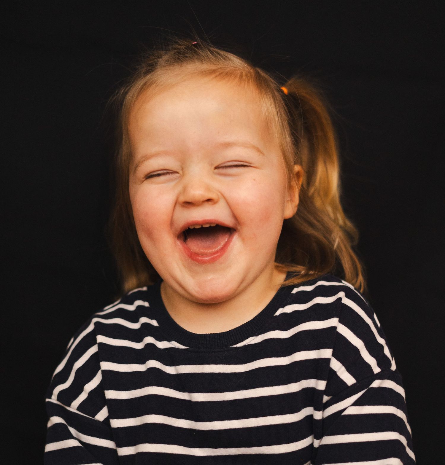 Gezinsfotograaf, kinderfotograaf, kinderfotografie, familiefotograaf, ommen, zwolle, hardenberg, overijssel, dalfsen, fotograaf aan huis