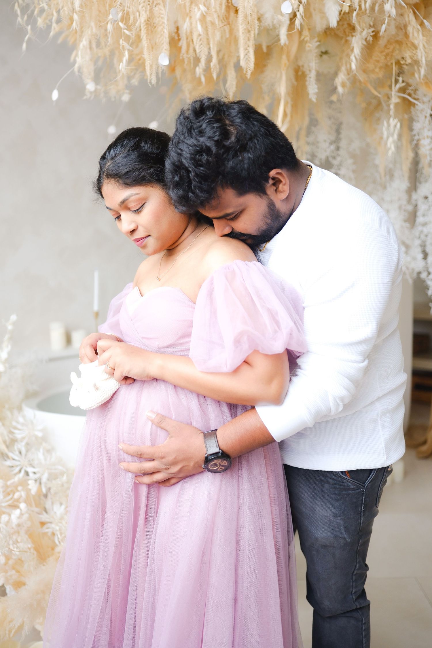 Maternity photographer Toronto, family portraits, Nadia, GTA, maternity dress, Majestystudios, capturing love & anticipation.