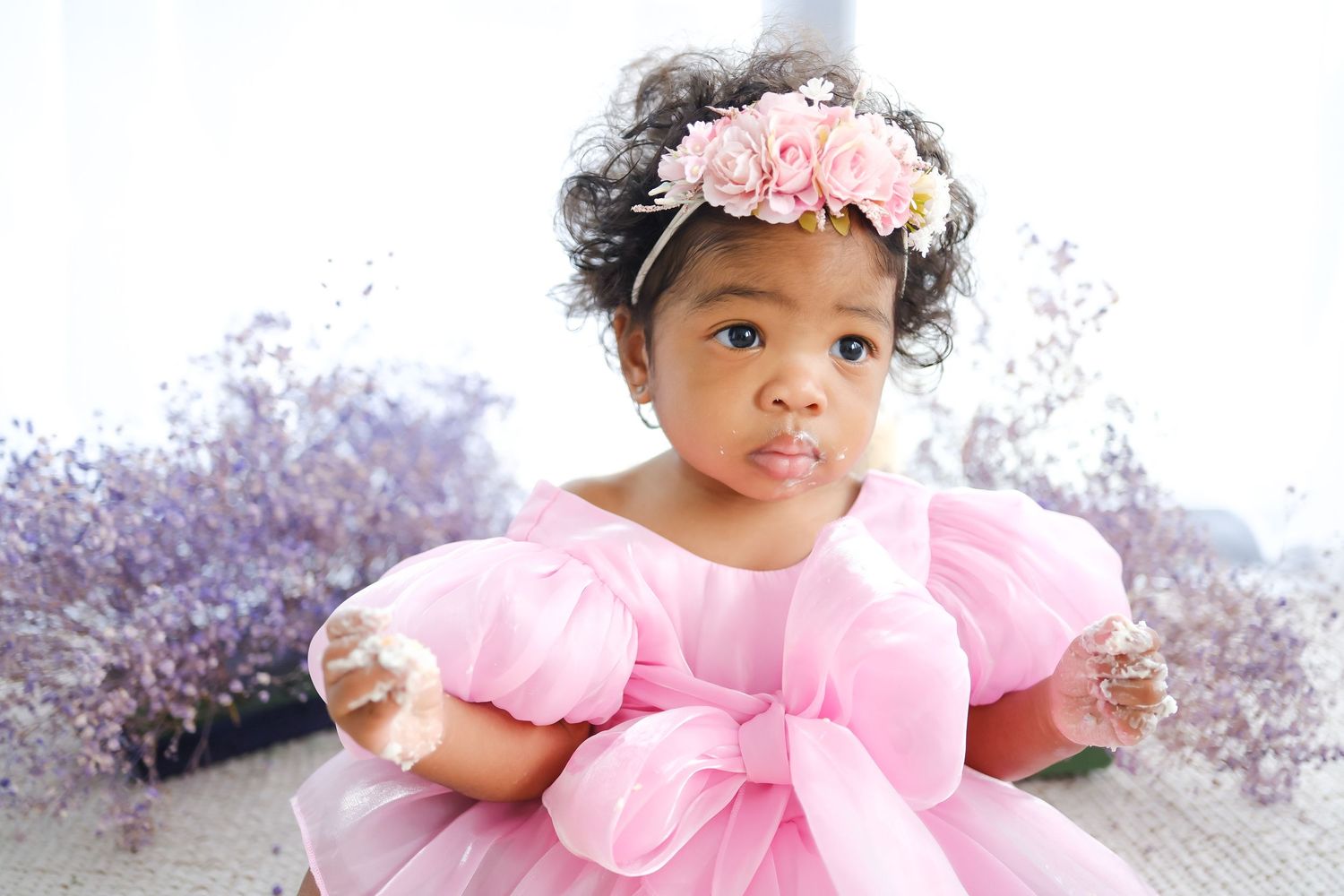 1 year old birthday portrait, family photographer Toronto, family portraits, Nadia, GTA, majestystudios,  cake smash photographer photoshoot