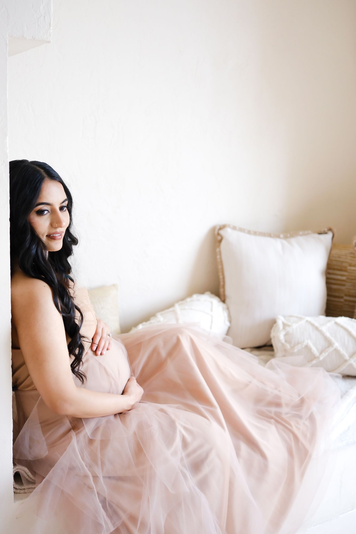 Maternity photographer Toronto, family portraits, Nadia, GTA, maternity dress, Majestystudios, capturing love & anticipation.