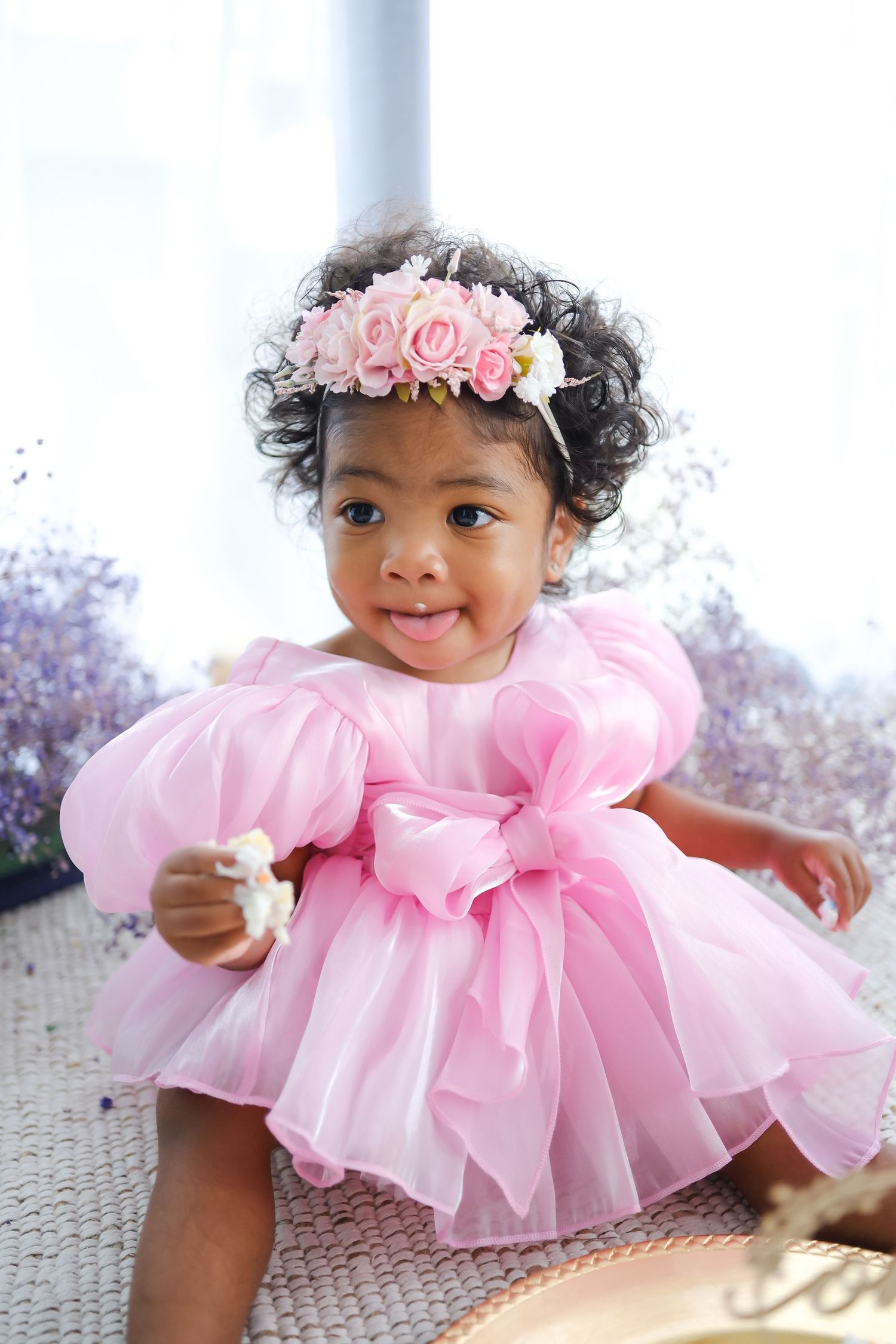 1 year old birthday portrait, family photographer Toronto, family portraits, Nadia, GTA, majestystudios,  cake smash photographer photoshoot