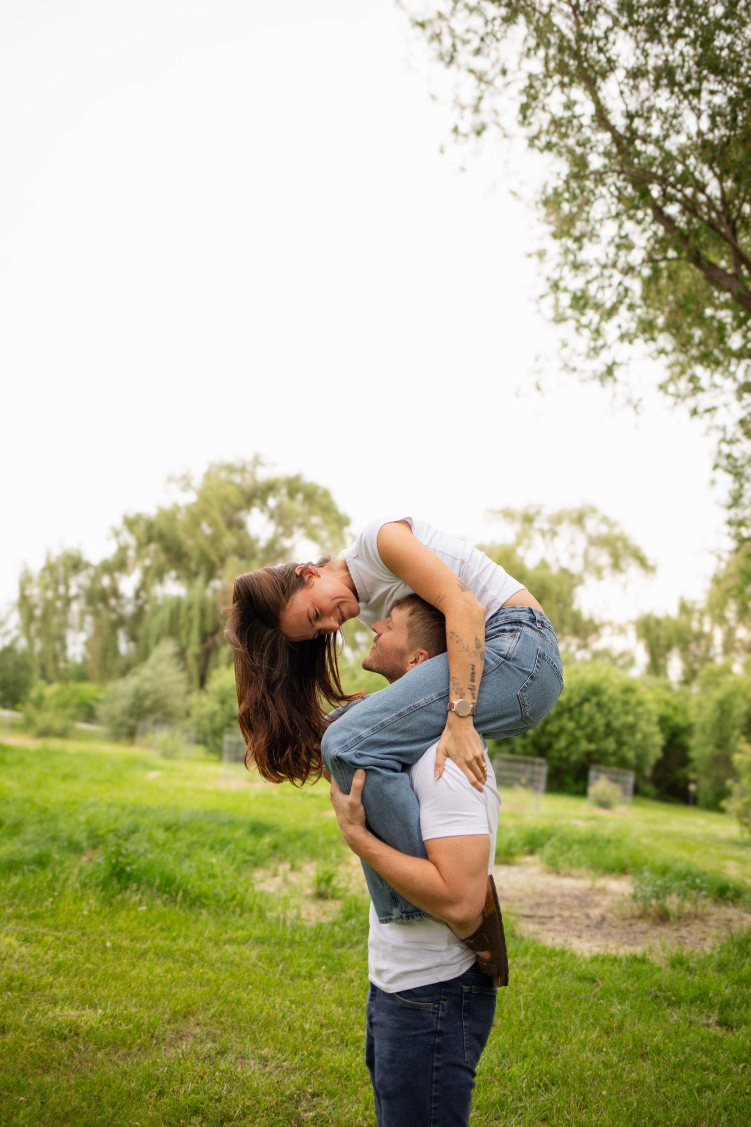 Engagement Photos and Senior photos in Des Moines, Iowa | Romantic & Timeless Couples Photography