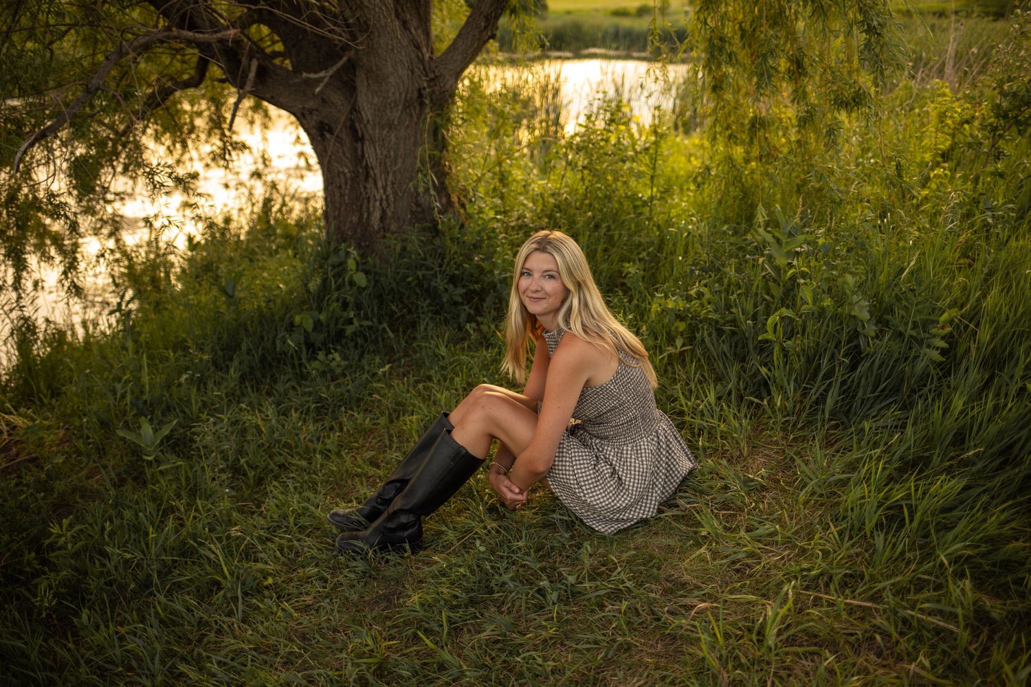Engagement Photos in Des Moines, Iowa | Romantic & Timeless Couples Photography