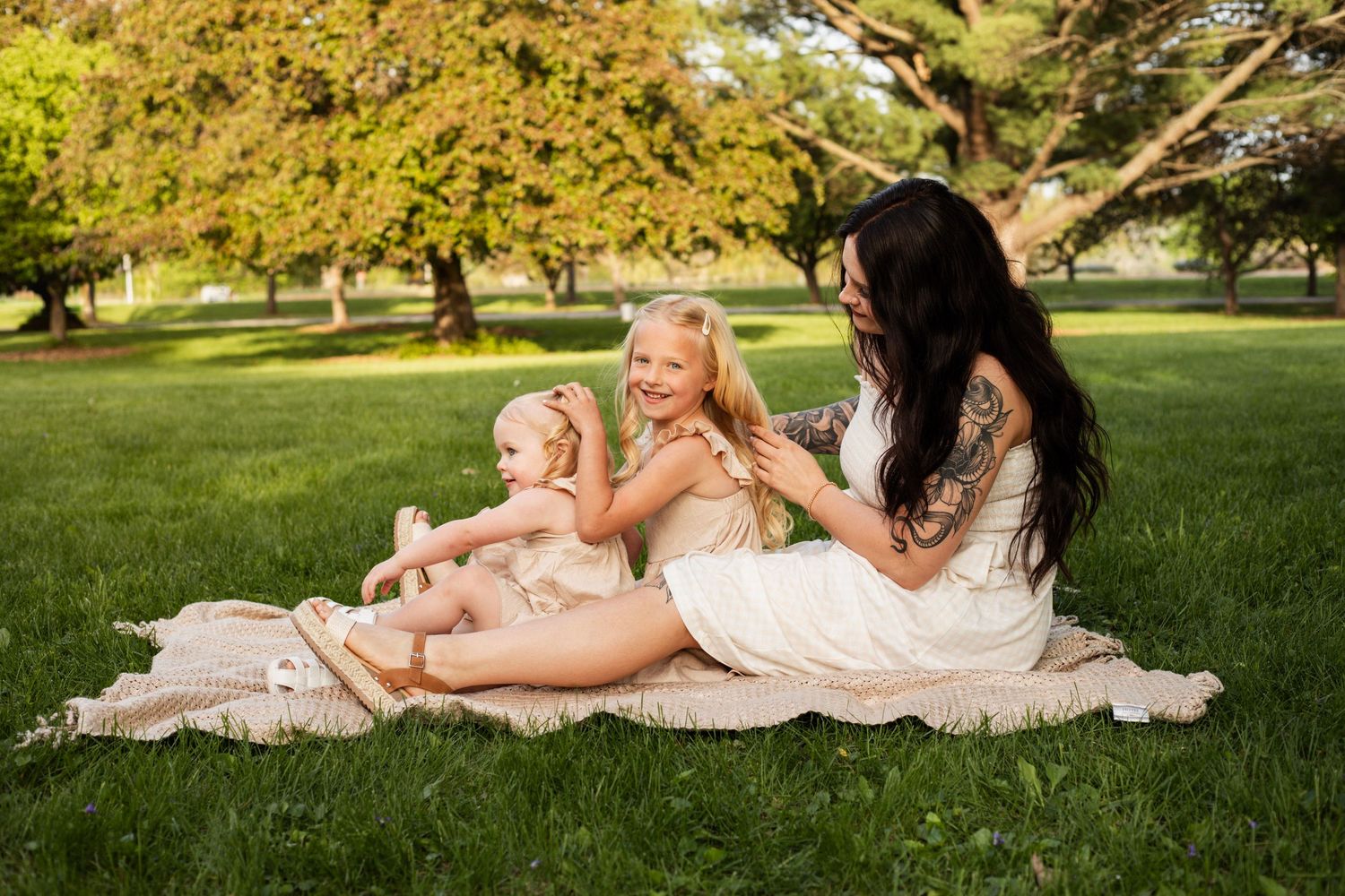 Engagement Photos and Senior photos in Des Moines, Iowa | Romantic & Timeless Couples Photography